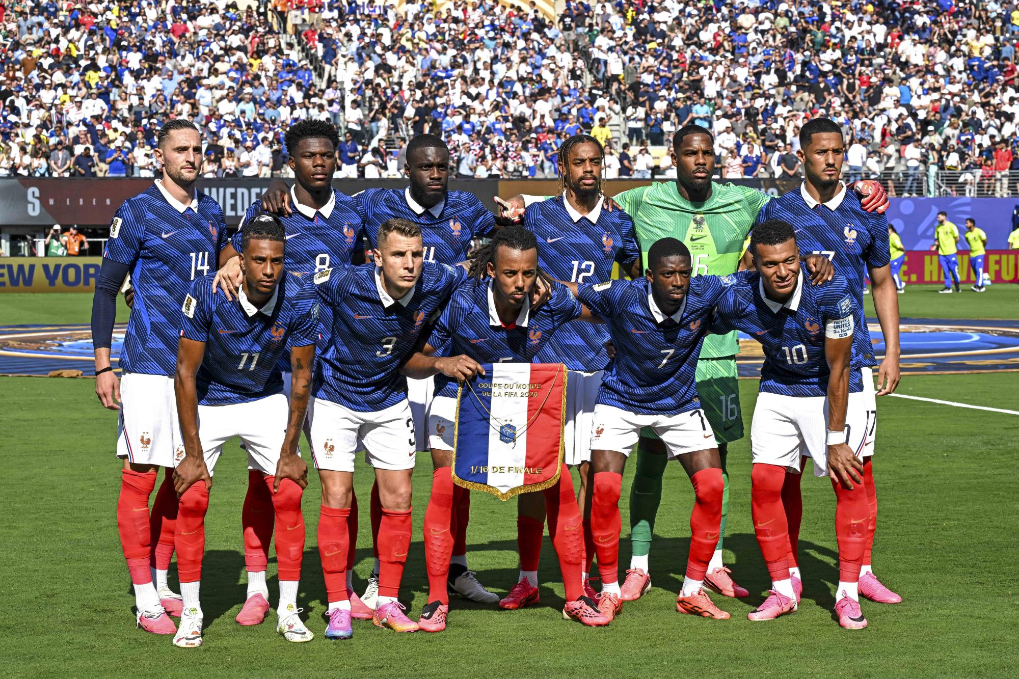 Mondial 2026 : Tchouaméni de retour, Barcola titulaire : la composition de la France face à l'Espagne