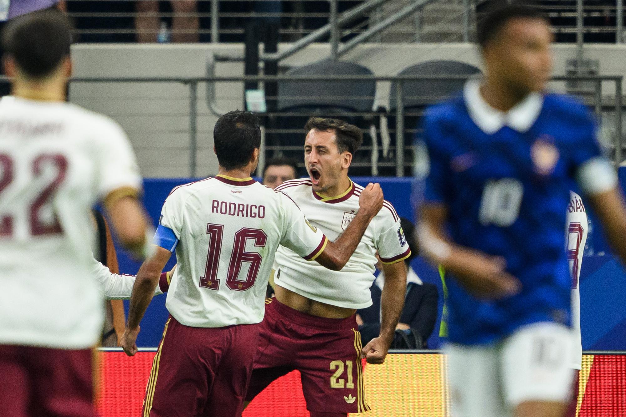Coupe du monde : face à la France, l'Espagne ouvre le score sur penalty grâce à Mikel Oyarzabal