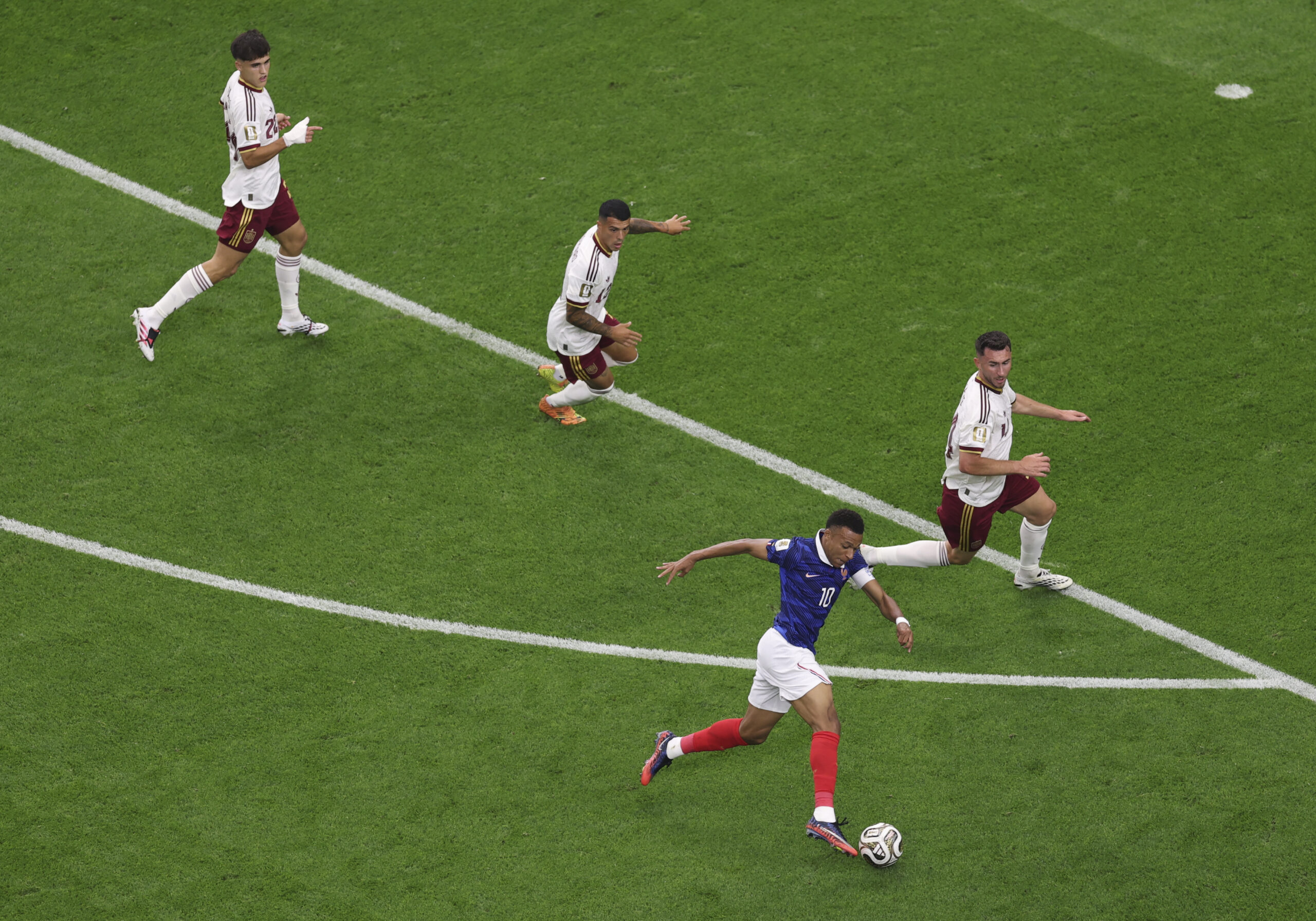 La France menée à la mi-temps de sa demi-finale de Coupe du monde face à l'Espagne