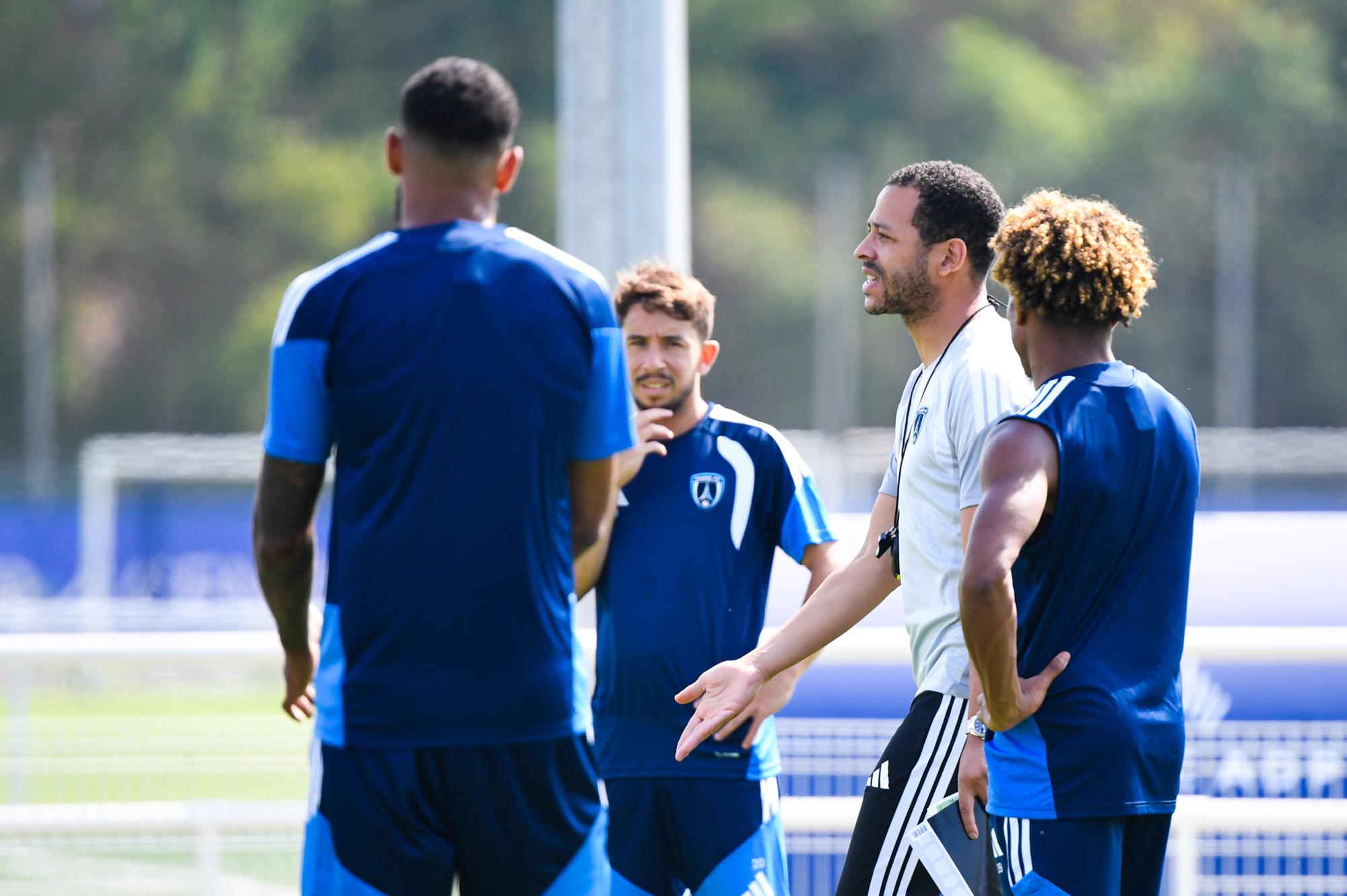 Liam Rosenior veut garder Ilan Kebbal et attend des renforts