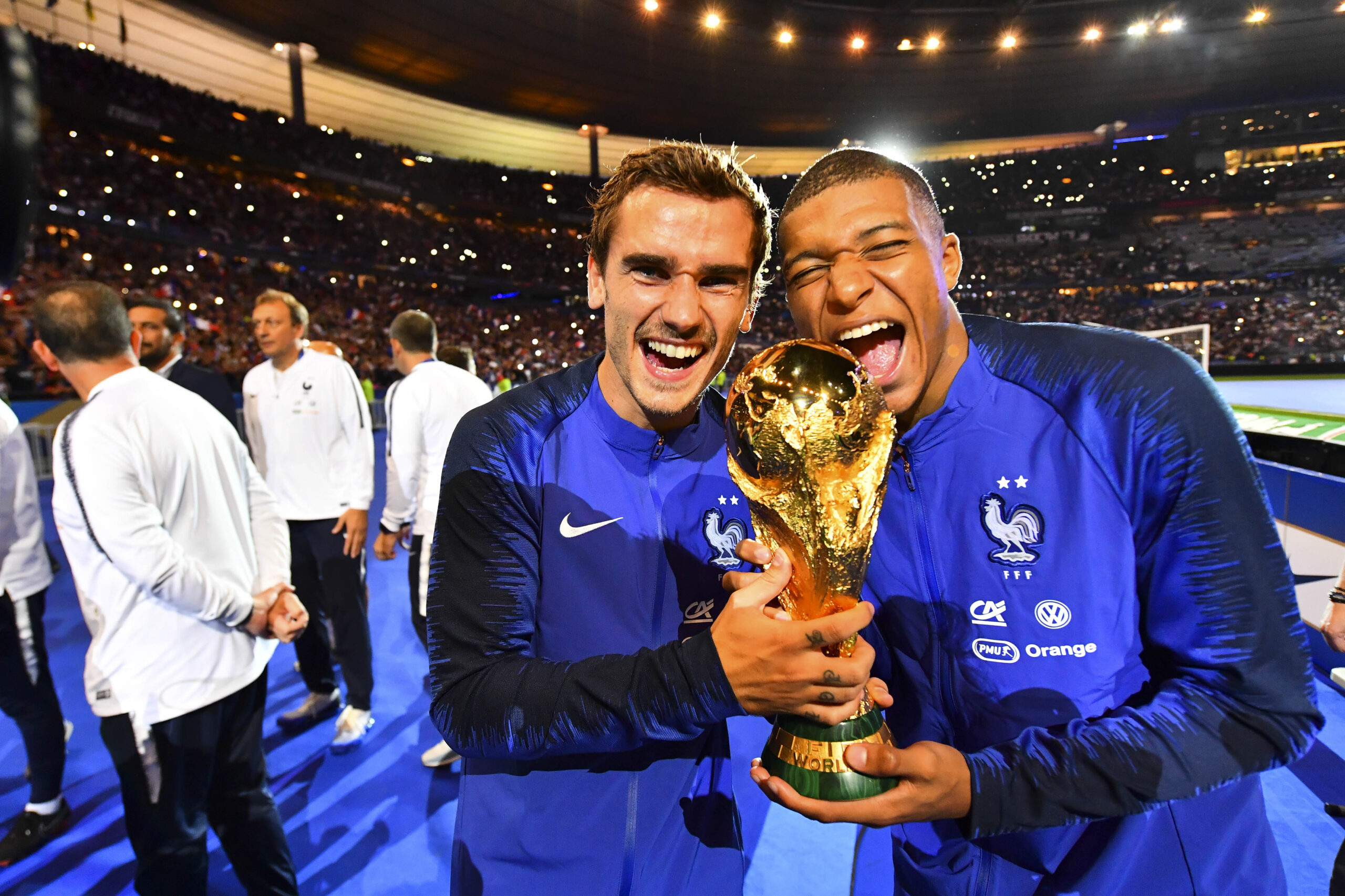 «//On ne se rend même pas compte qu'on est pourris gâtés avec l'équipe de France » : les plus anciens relativisent l'élimination des Bleus