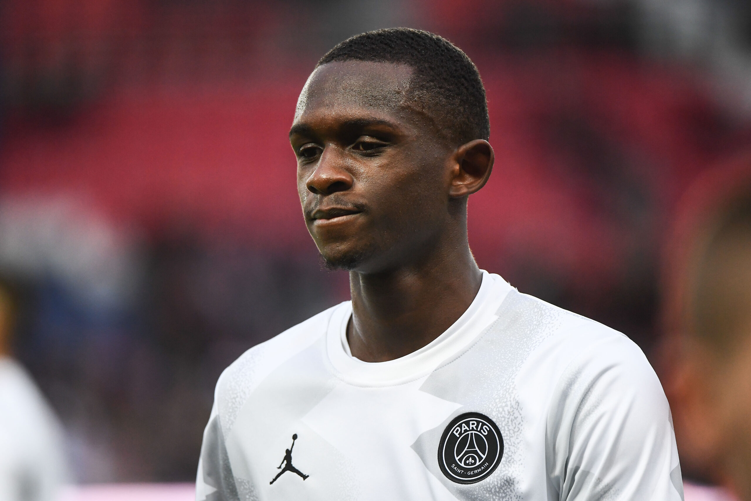 Le défenseur central ancien du Paris Saint Germain et de Séville Tanguy Kouassi officiellement transféré à Lille