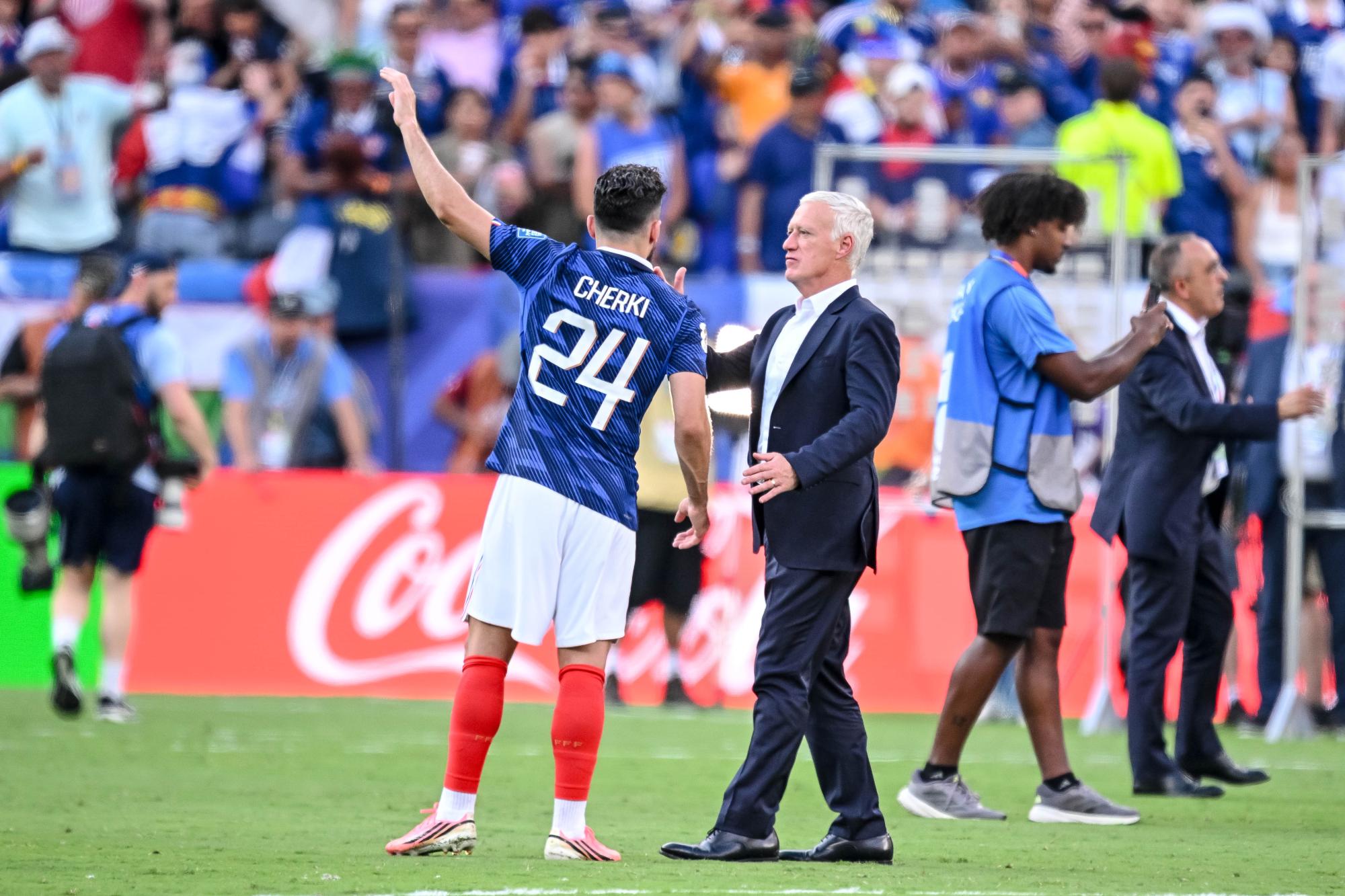 Mondial 2026 : Didier Deschamps réagit à son «/clash/» avec Rayan Cherki à la mi-temps de France-Angleterre