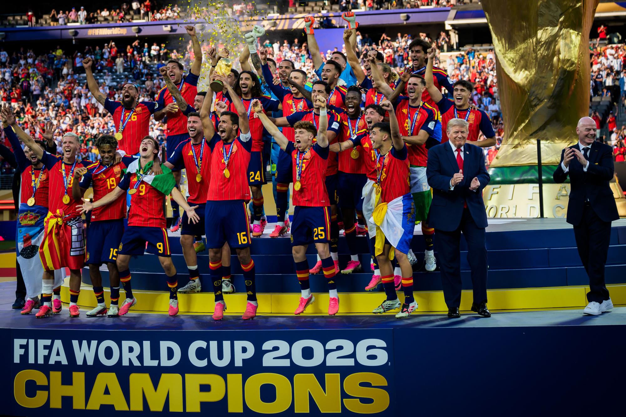 Coupe du monde 2026 : Donald Trump reste sur le podium au moment où l'Espagne soulève le trophée