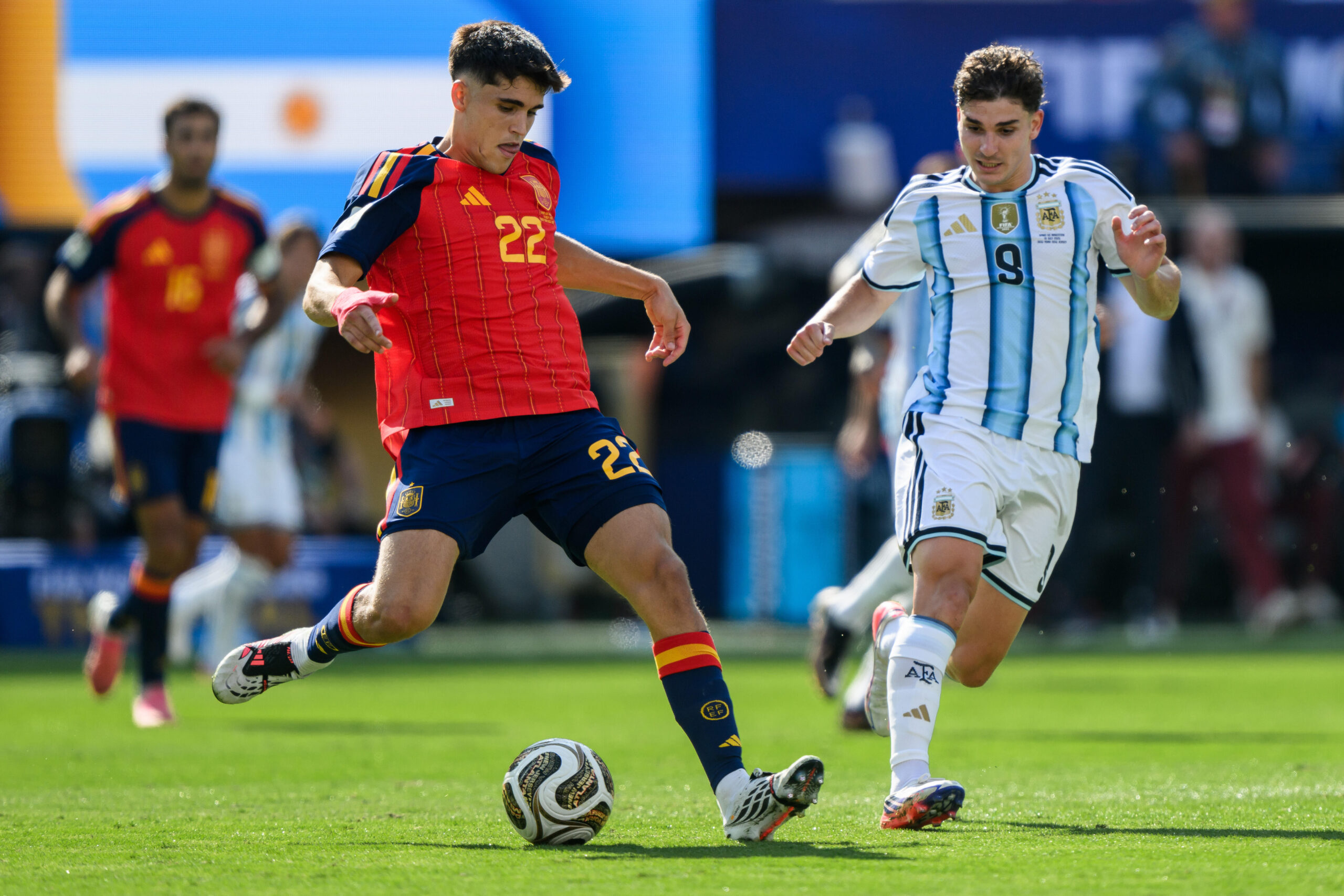 Coupe du monde 2026 : Pau Cubarsí, l'exemple à suivre de l'Espagne et une référence mondiale au poste de défenseur central