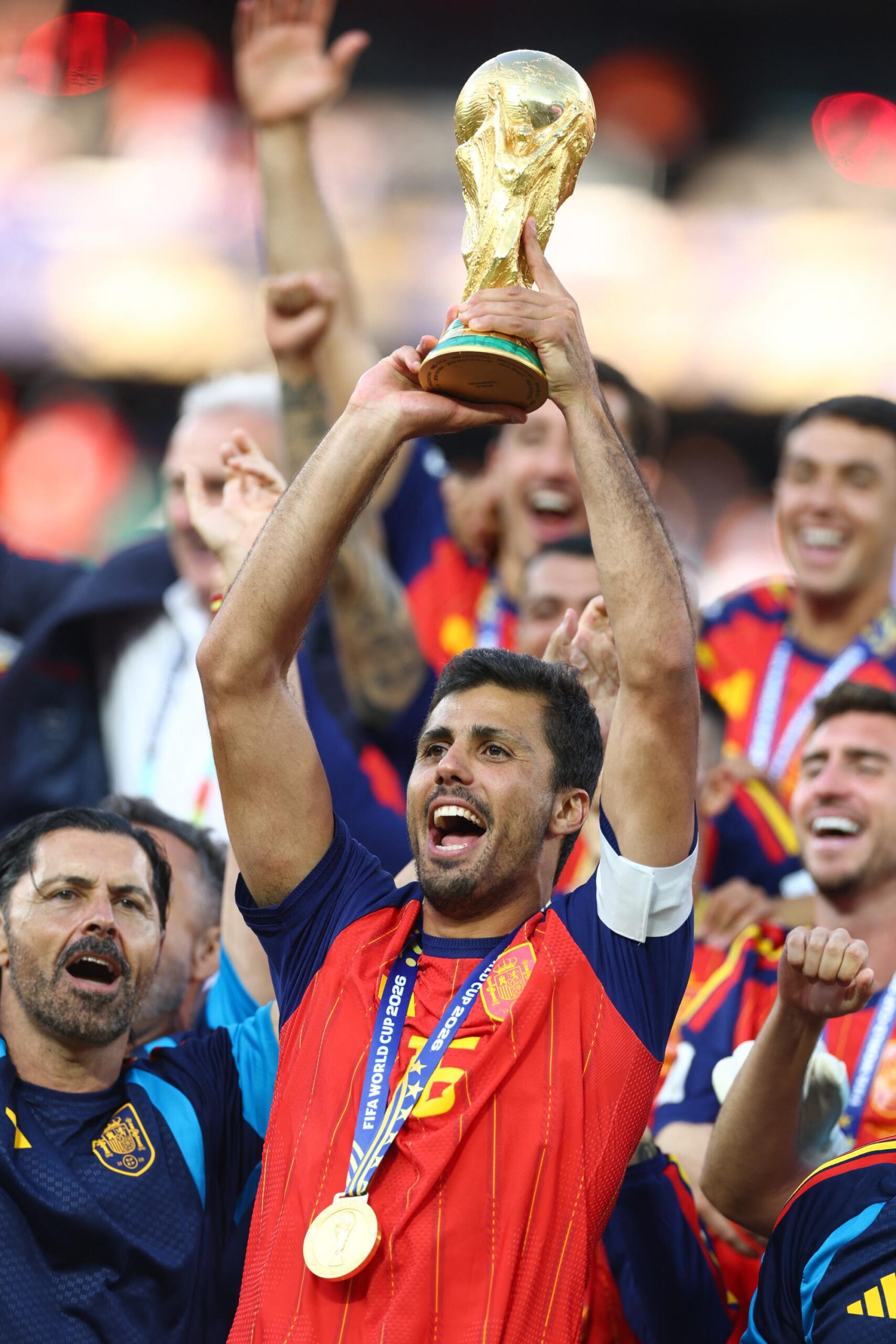 Mondial 2026 : «/Gagner avec ton pays, c'est ce qu'il y a de plus beau/», déclare Rodri, le capitaine de l'Espagne, lors des célébrations du titre à Madrid