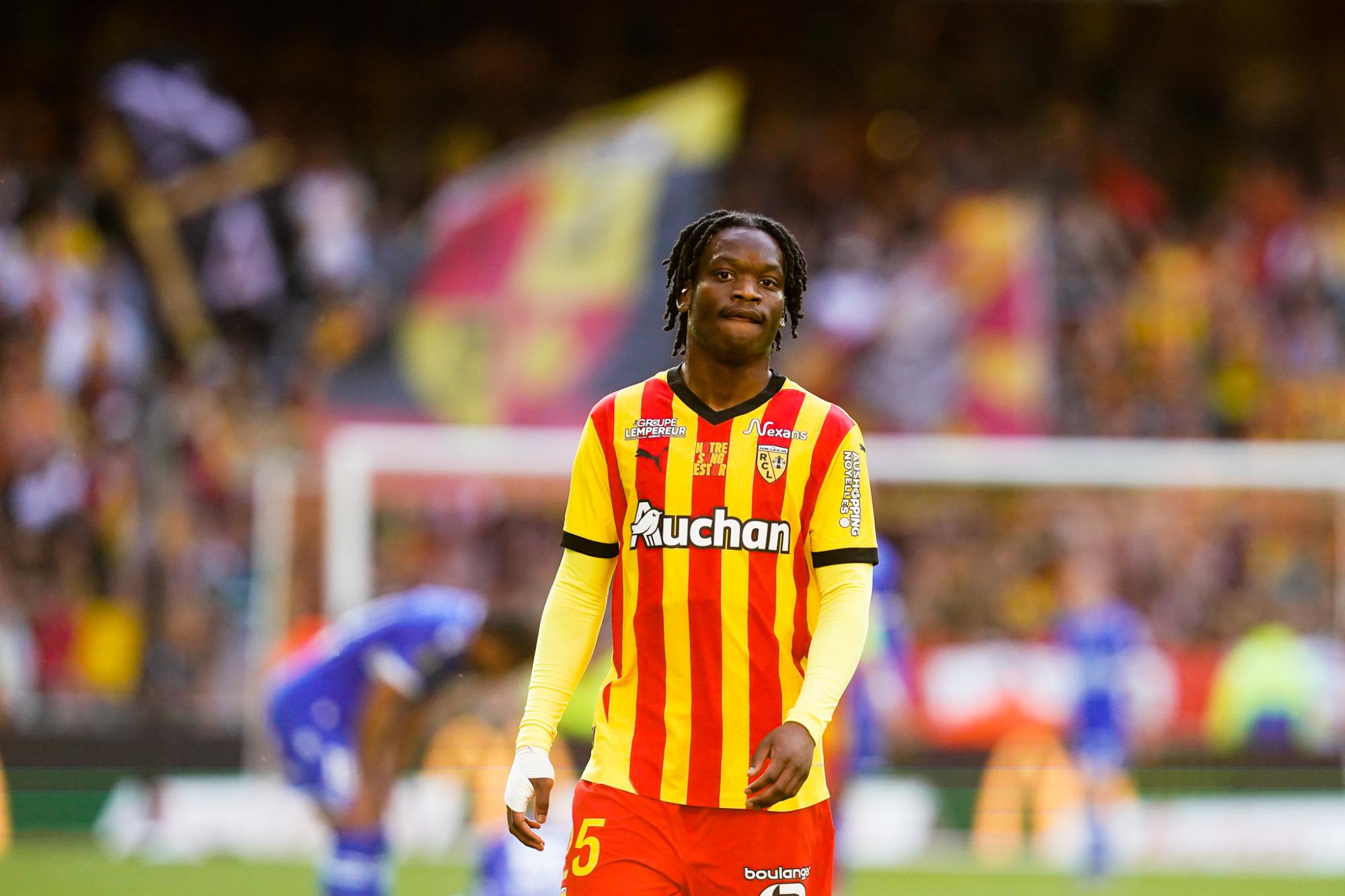 Acheté 6,5 millions d'euros, un joueur de 20 ans du RC Lens est prêté en Pologne
