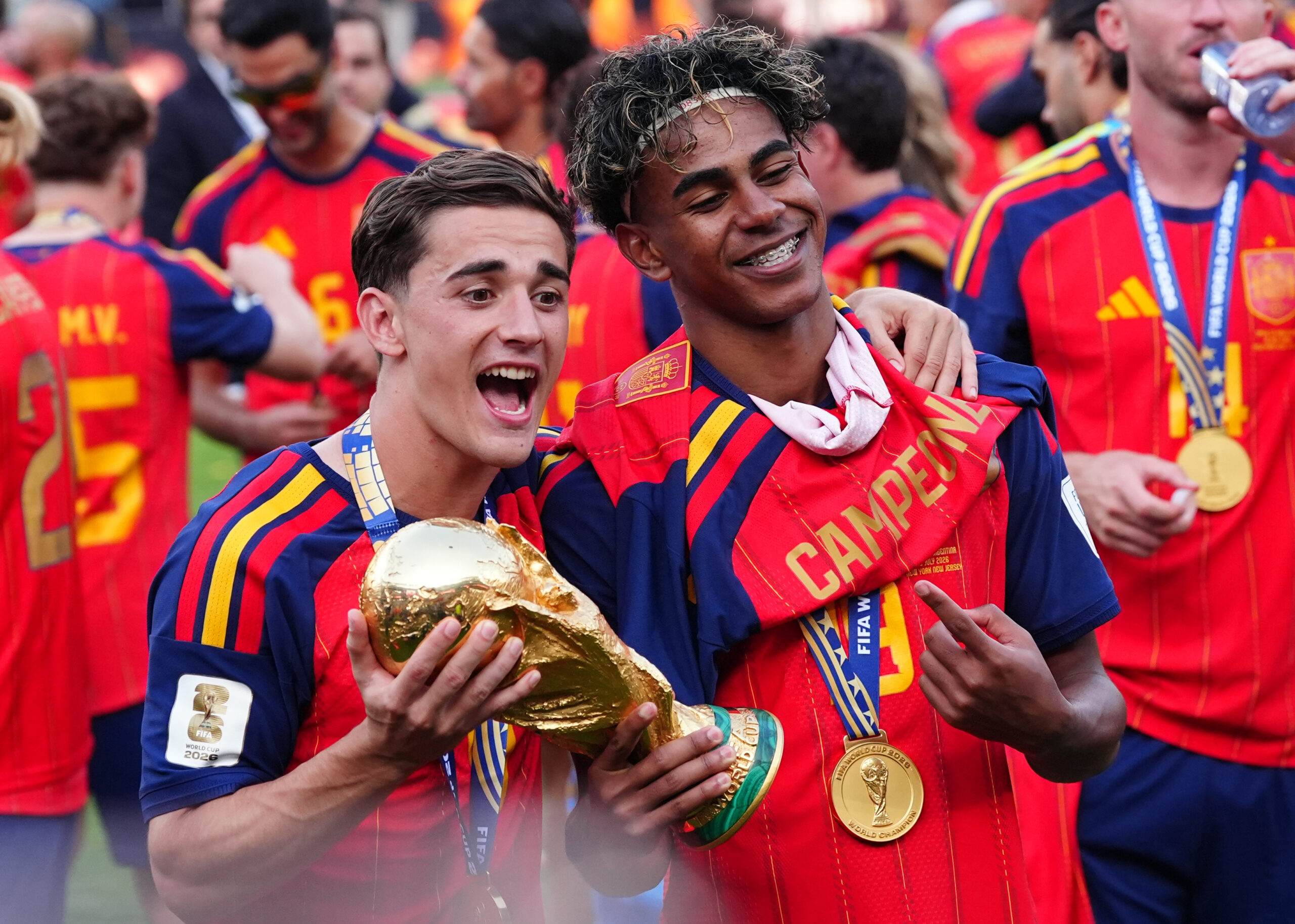Vainqueur de la Coupe du monde 2026 avec l'Espagne, Lamine Yamal espère un combat de boxe entre Gavi et l'Argentin Leandro Paredes