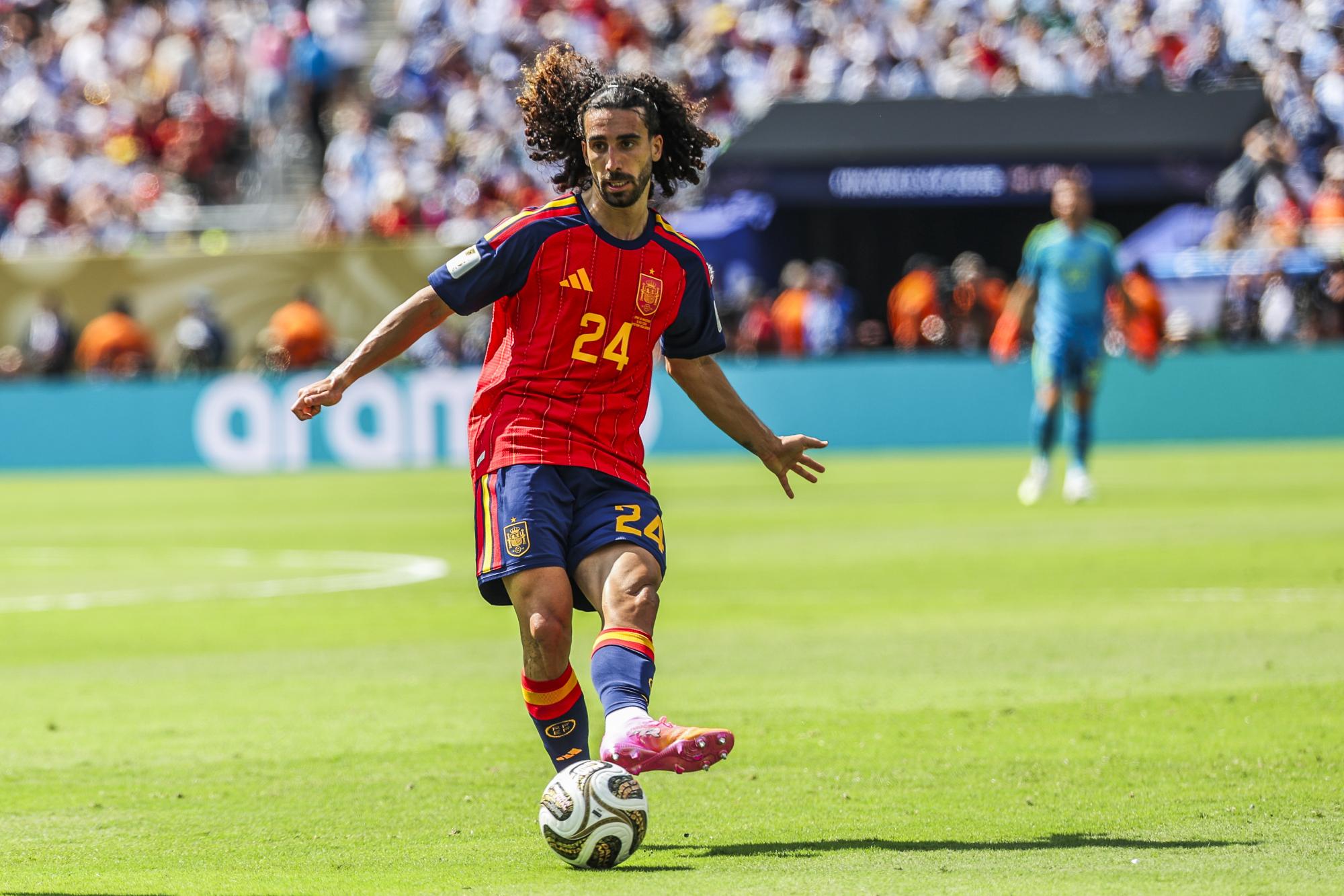 Coupe du monde 2026 : pourquoi Marc Cucurella a enterré une pièce dans la pelouse avant la finale contre l'Argentine