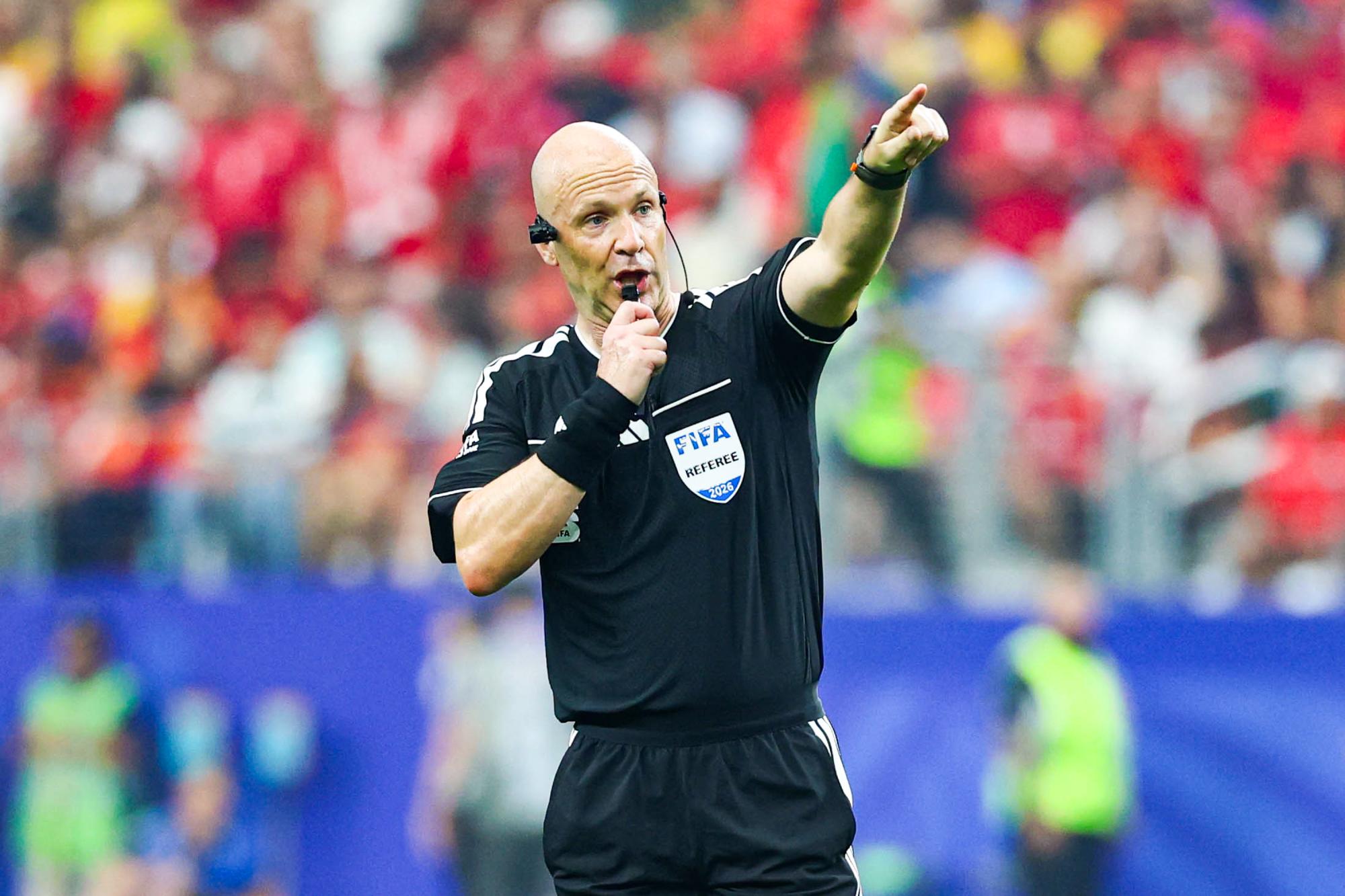 L'arbitre anglais Anthony Taylor annonce sa retraite après la Coupe du monde 2026