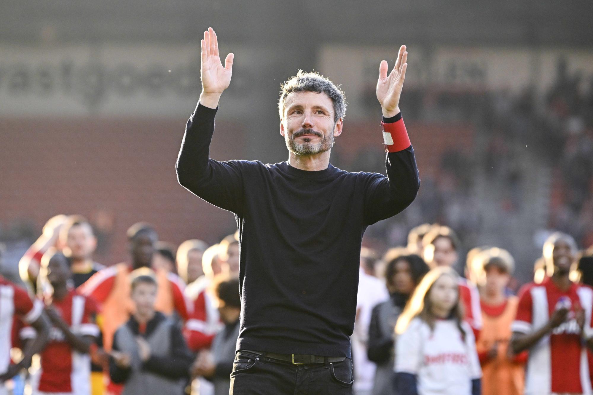 Après le départ de Rudi Garcia, la Belgique va opter pour van Bommel pour son poste de sélectionneur