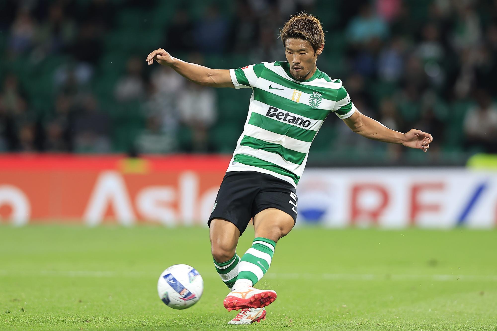 Comme promis par le propriétaire, un milieu japonais signe à Hull City