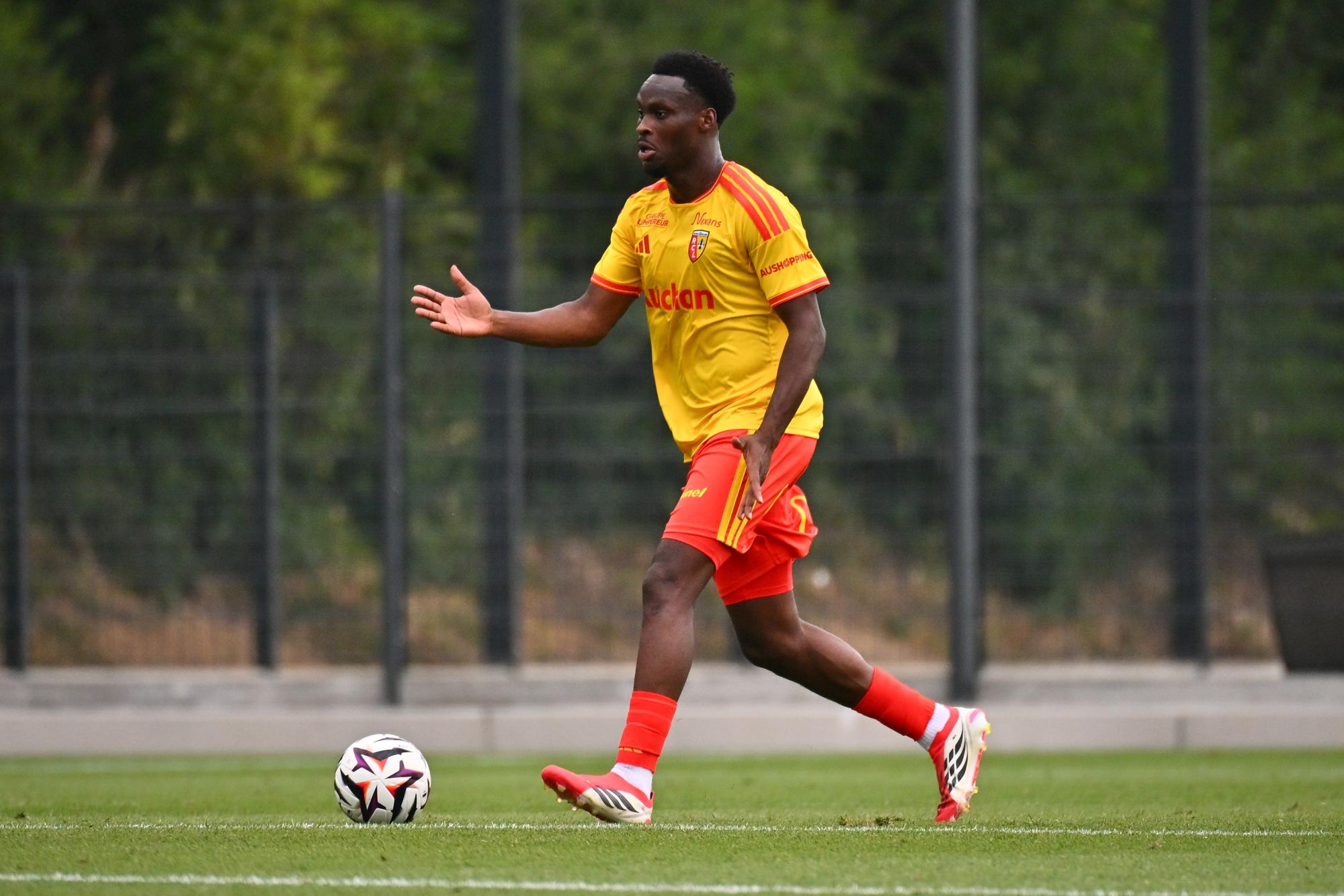 Samson Baidoo touché à la cuisse, un coup dur pour le RC Lens ?