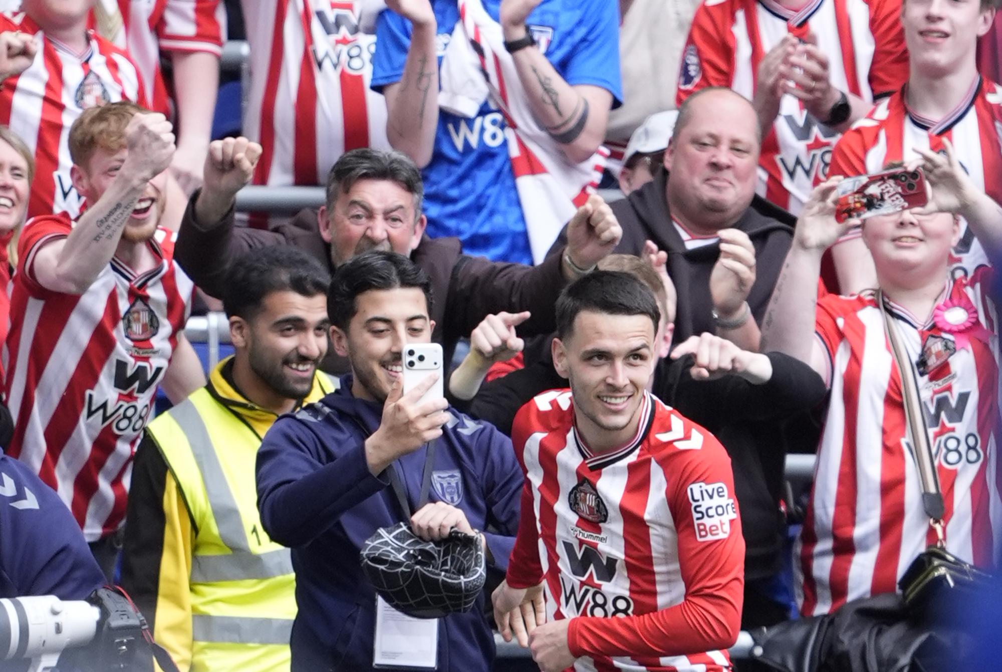 Face à Liverpool, le Français Enzo Le Fée marque un superbe but avec Sunderland