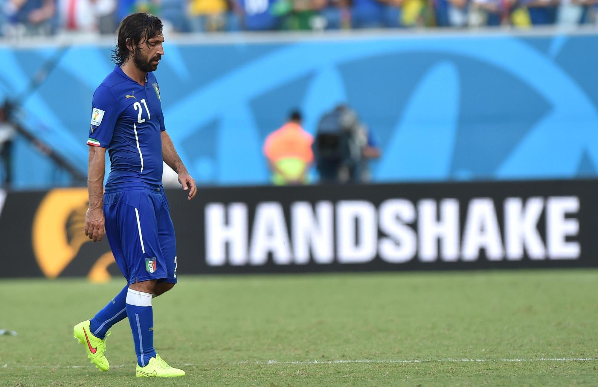 Pressenti pour devenir le nouveau sélectionneur de l'Italie, Andrea Pirlo rattrapé par ses liens avec la Russie