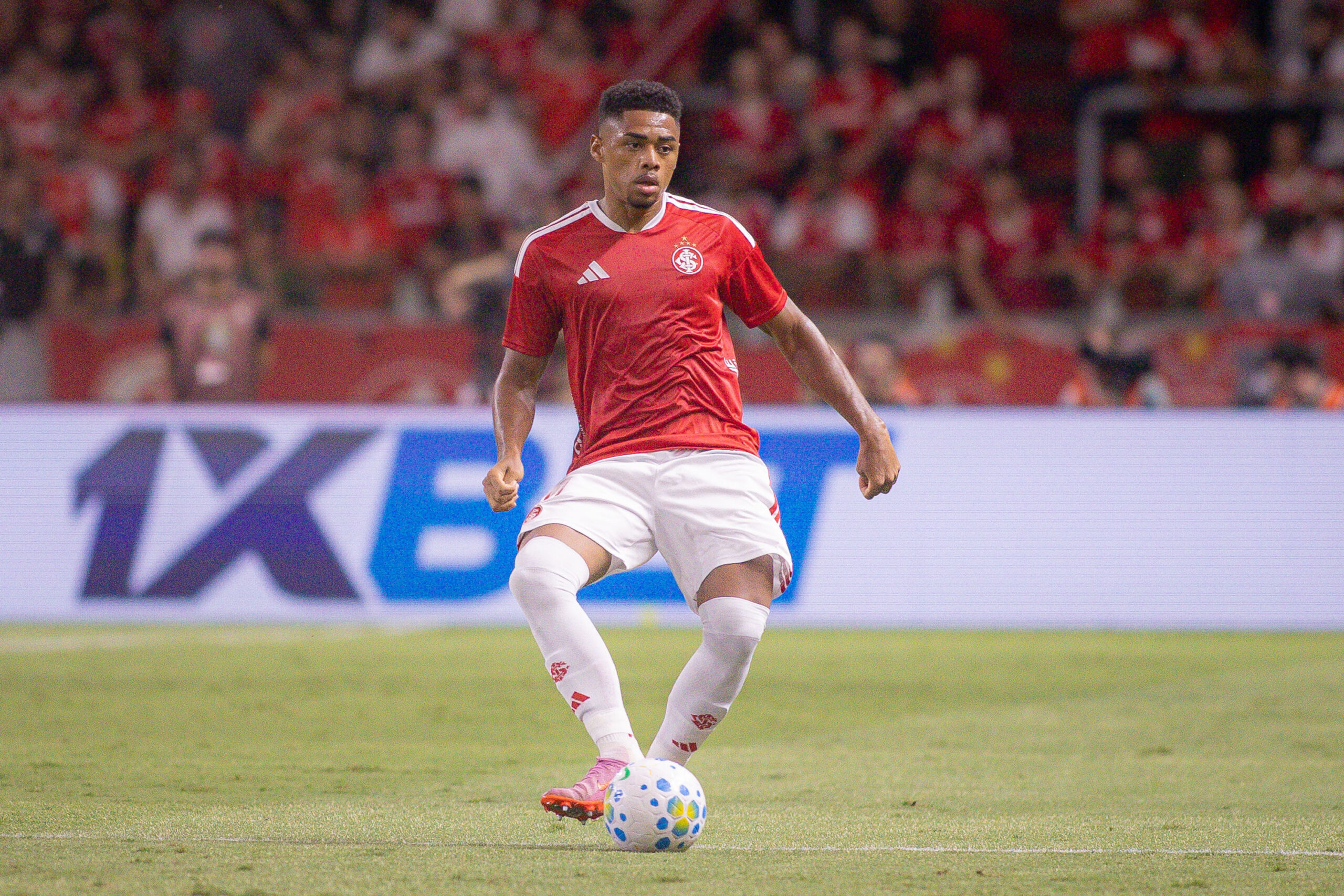 Brésil - La folle suspension de Victor Gabriel (SC Internacional), qui ne retrouvera pas les terrains tant que son adversaire sera blessé
