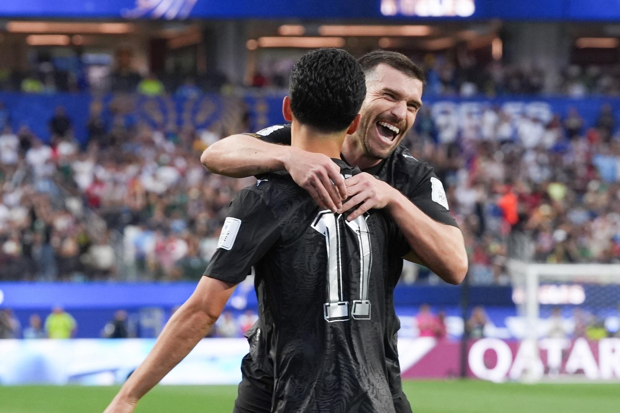 Tim Payne, qui avait buzzé au Mondial, marque dès ses débuts officiels avec Olimpia au Paraguay