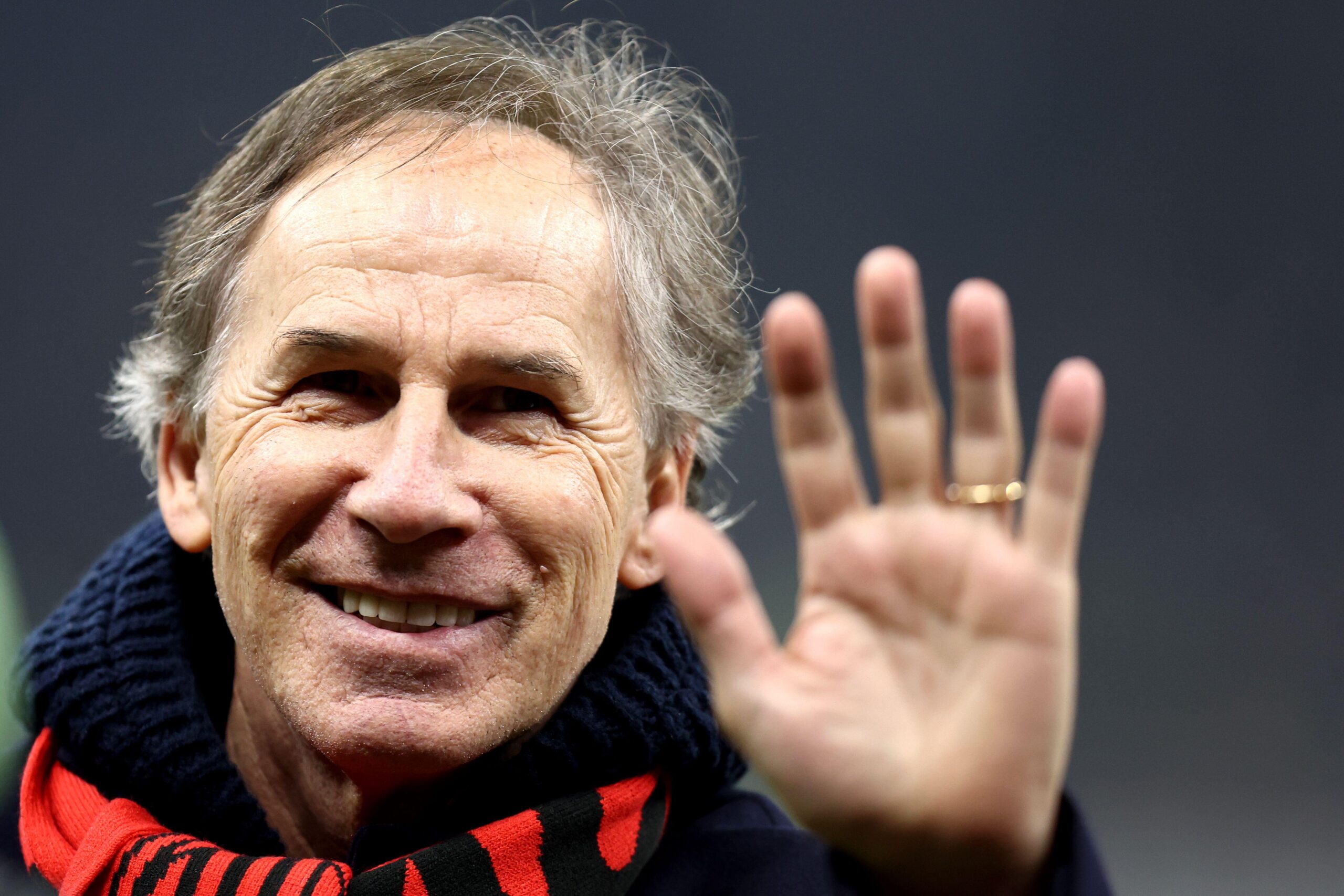 En direct : suivez la cérémonie d'adieu à Franco Baresi, défenseur italien de l'AC Milan