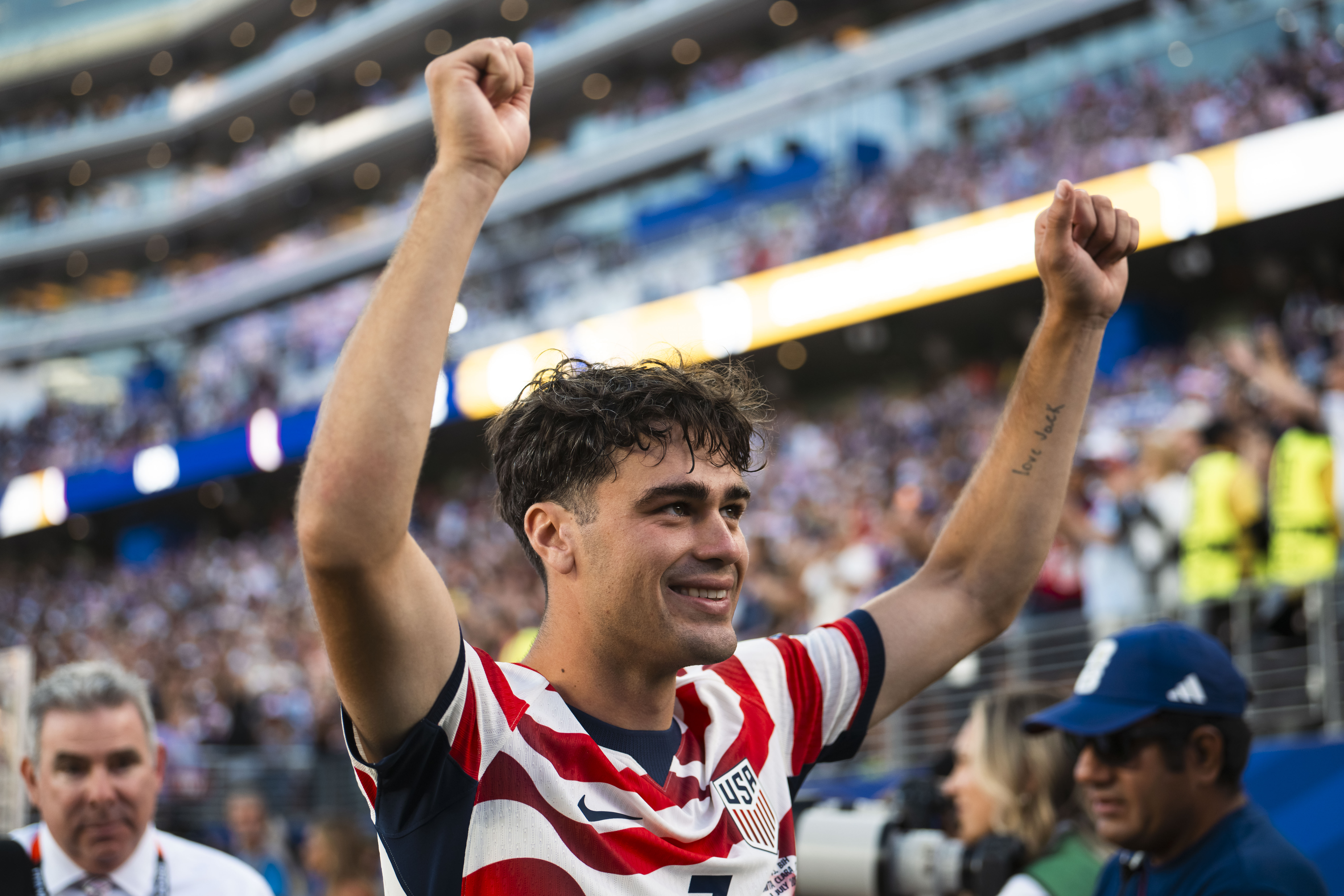 Giovanni Reyna s'est officiellement engagé à Strasbourg jusqu'en 2031 pour 3 millions d'euros