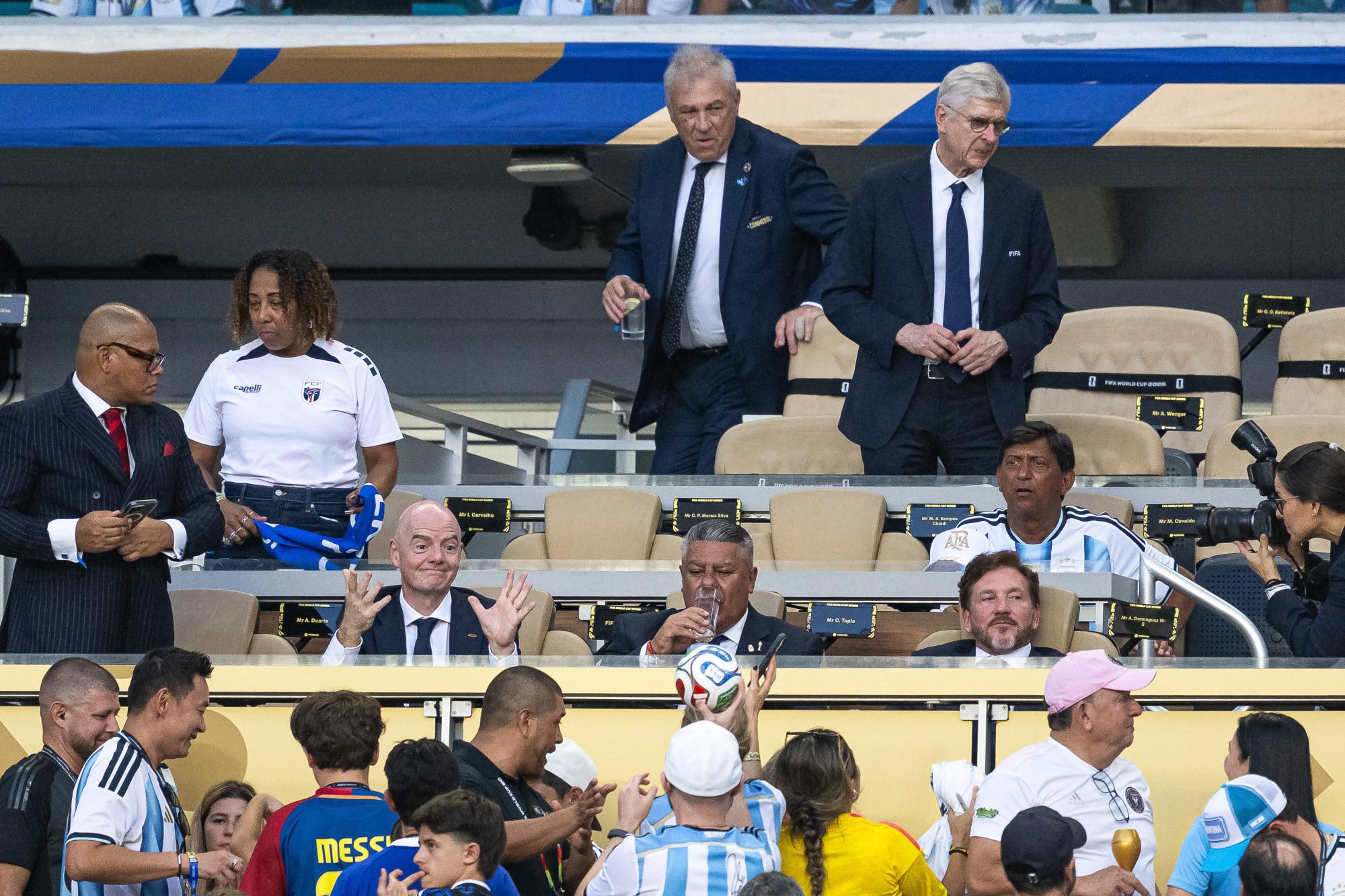 Directeur du développement mondial du football, Arsène Wenger se dédouane de toute responsabilité dans le projet de vente de la Coupe du monde