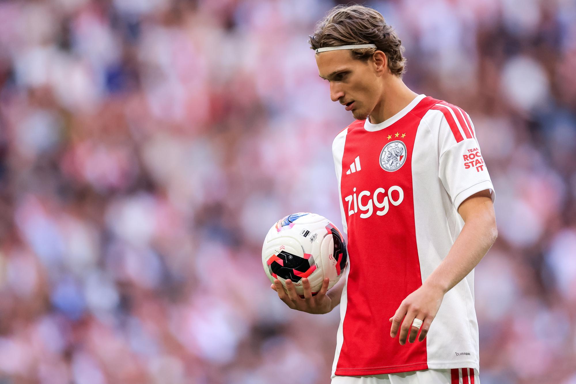 Proche du PSG, Mika Godts a fait ses adieux à l'Ajax ?