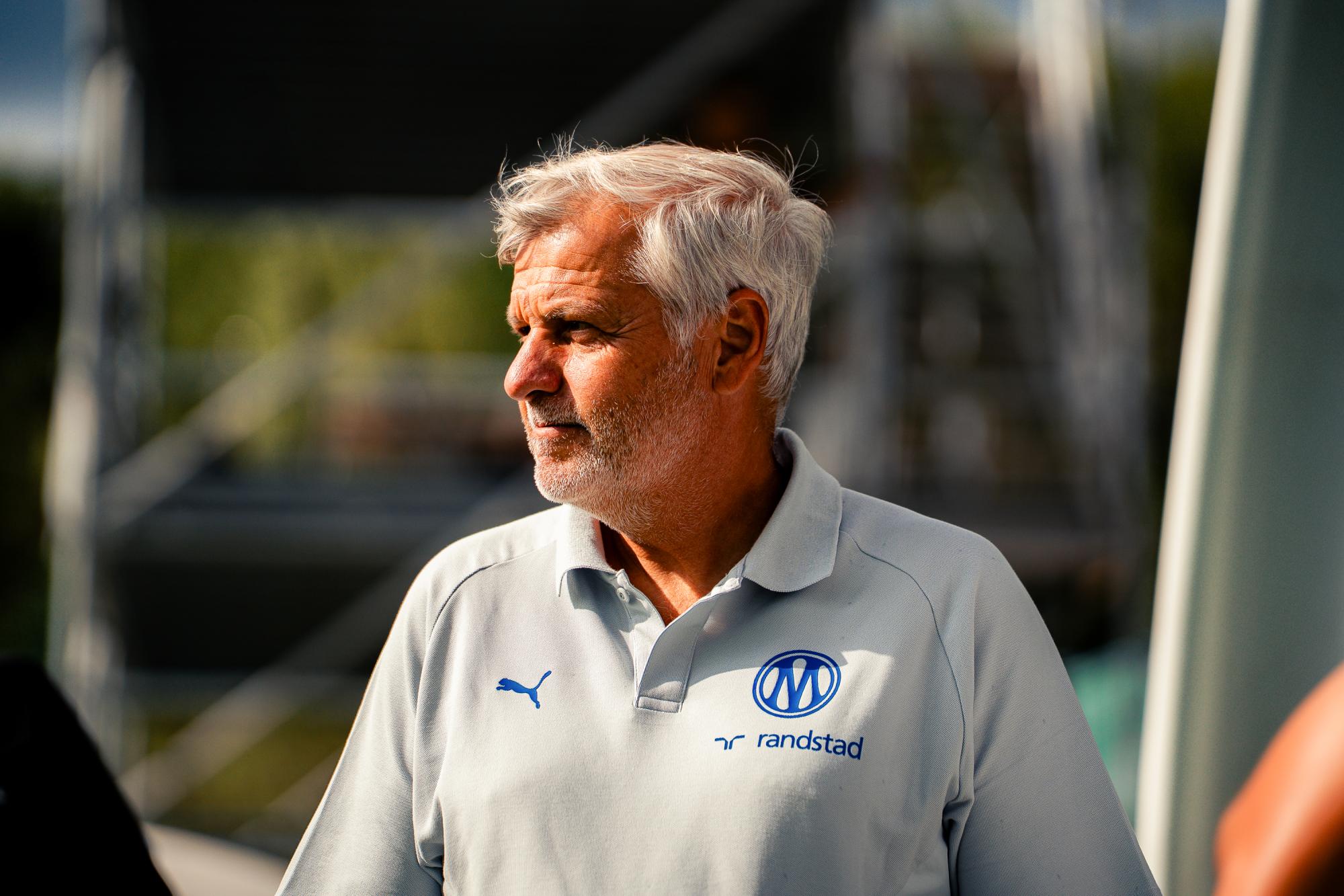 Ligue 1 : Bruno Genesio demande de la patience aux supporters sur le mercato et assure que son groupe aura les valeurs marseillaises