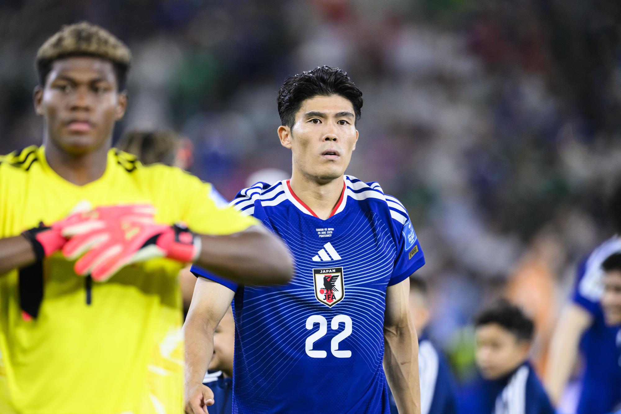 Takehiro Tomiyasu s'engage avec Crystal Palace après son départ de l'Ajax