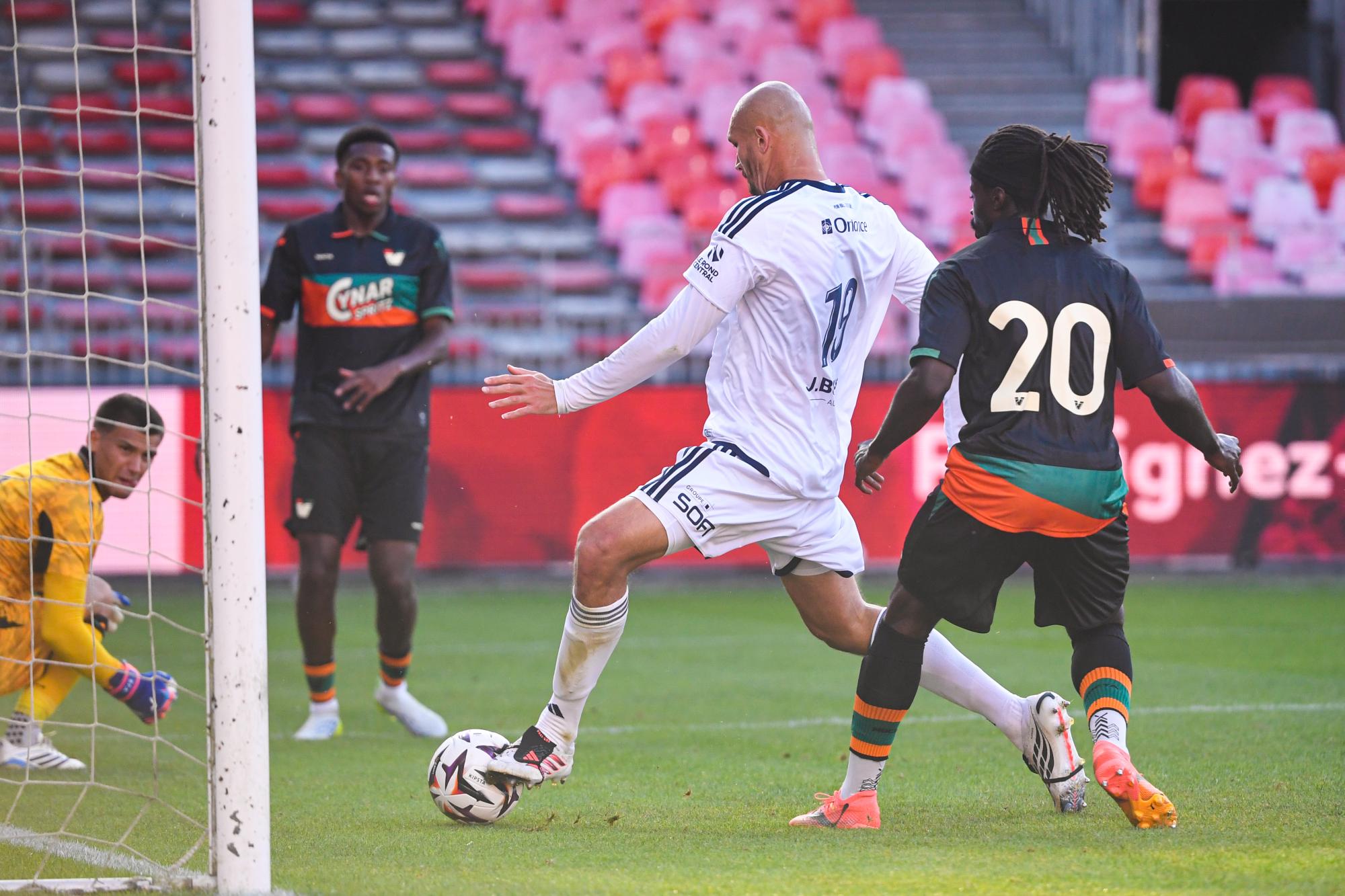Amicaux : Rennes, le Paris FC, Le Havre et Nice battus, Brest arrache le match nul contre Venise... Les équipes de Ligue 1 poursuivent leur préparation
