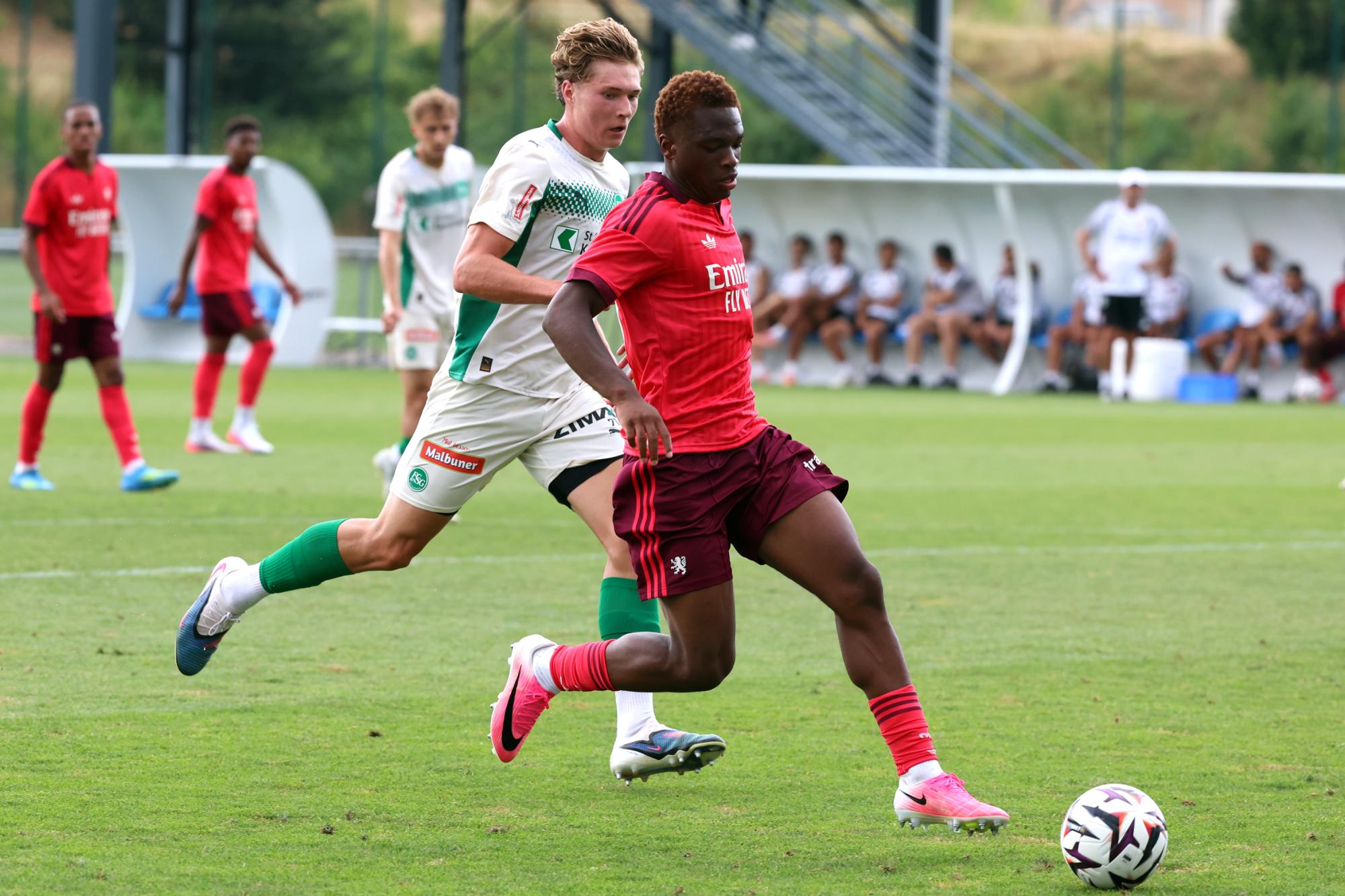 Enzo Molebe (Olympique lyonnais) file en prêt en Suisse, à Lausanne-Sport