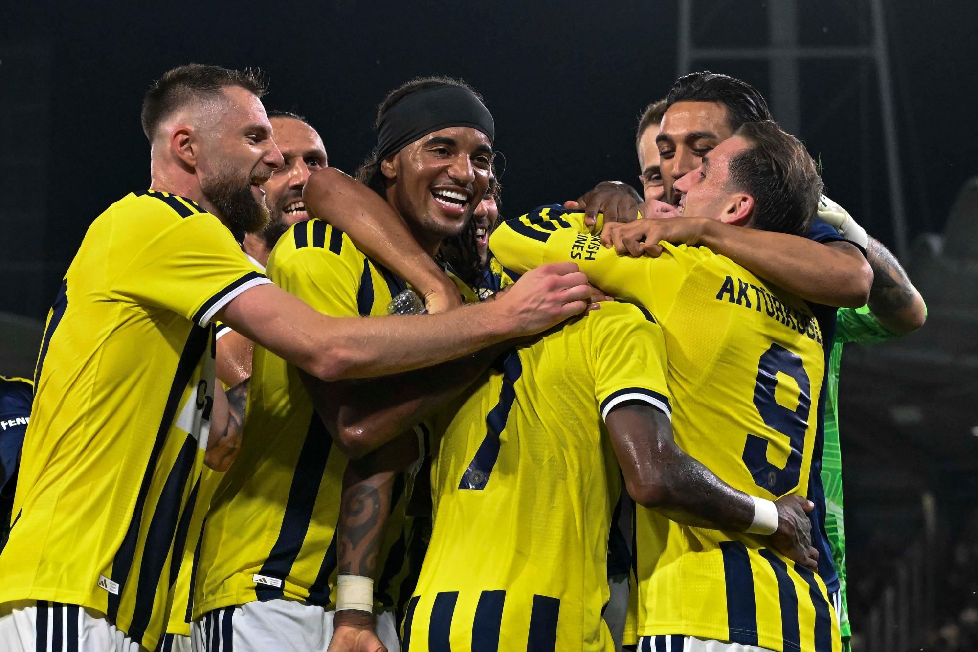 Ligue des champions : Lyon jouera le Fenerbahçe, l'Olympiakos sorti par un club néerlandais