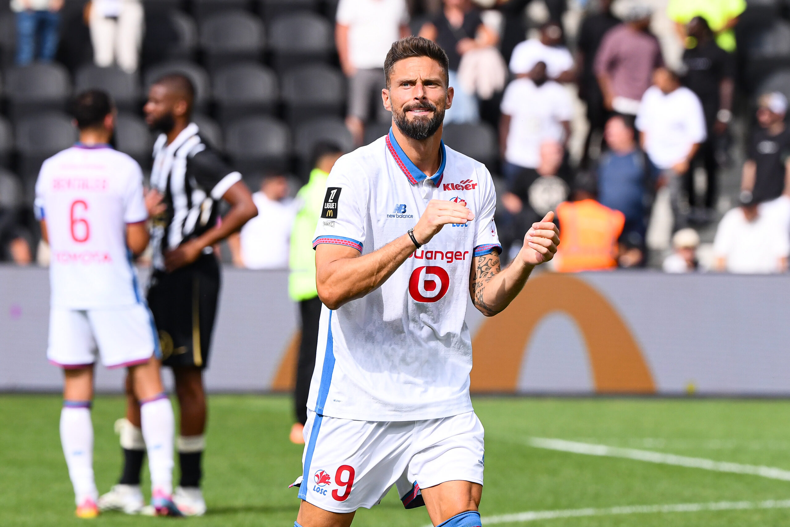 Annecy, Atlético, Biarritz : le recap' des nouveaux maillots avec Dégaine