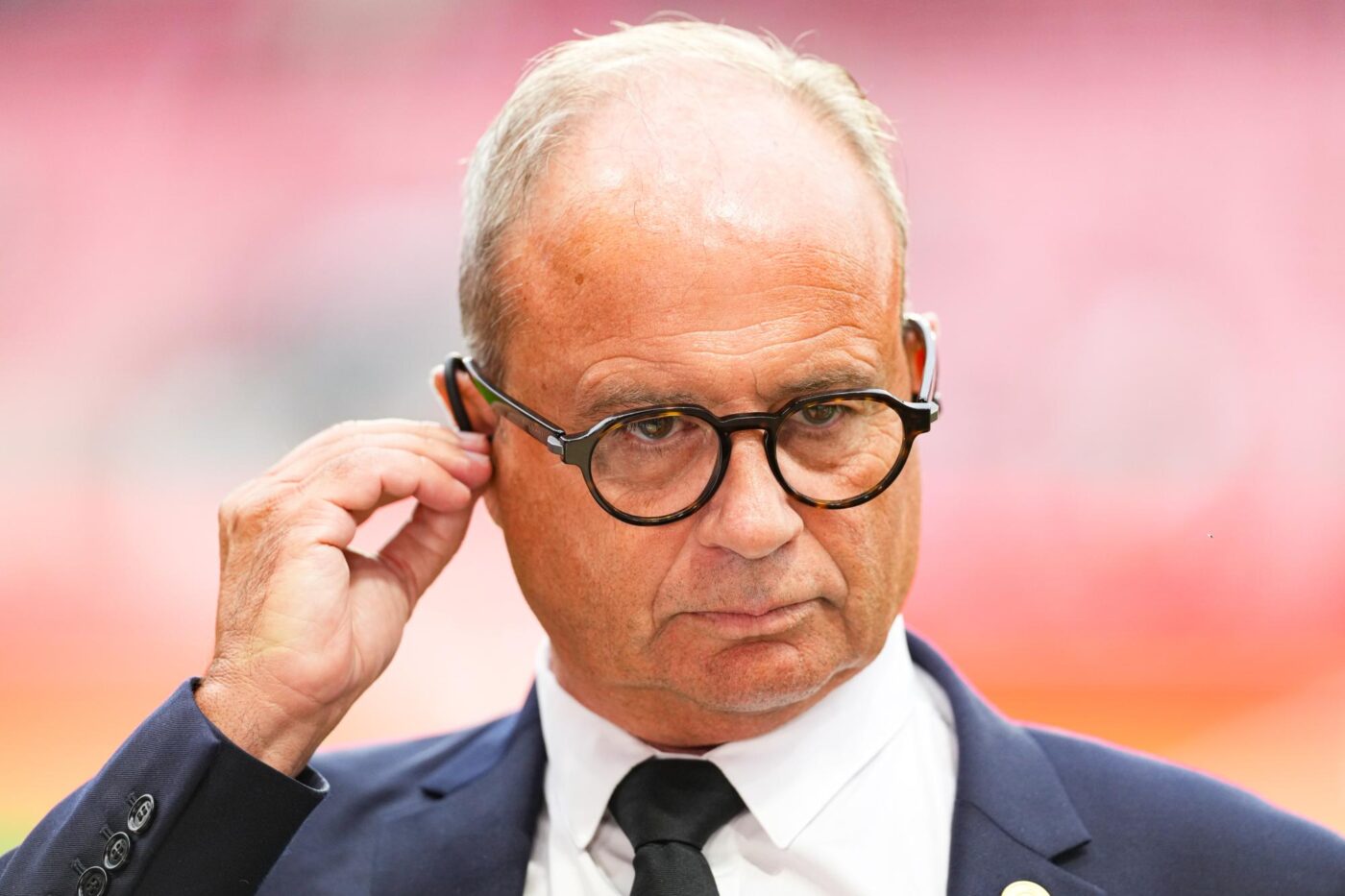 PSG : Luis Campos assure que le mercato « n’est pas fini du tout » et évoque Barcola et Mbaye