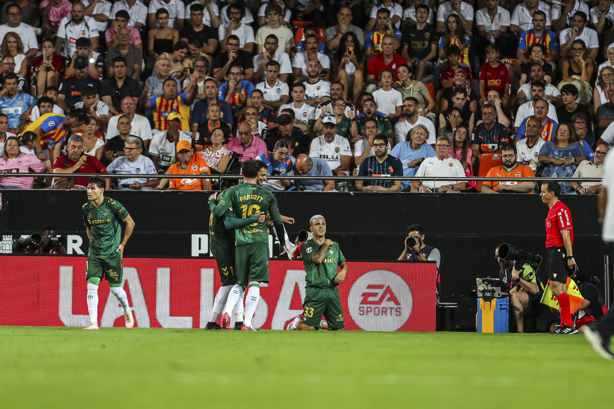 Bousculé, le Betis ne tremble pas face à Valence