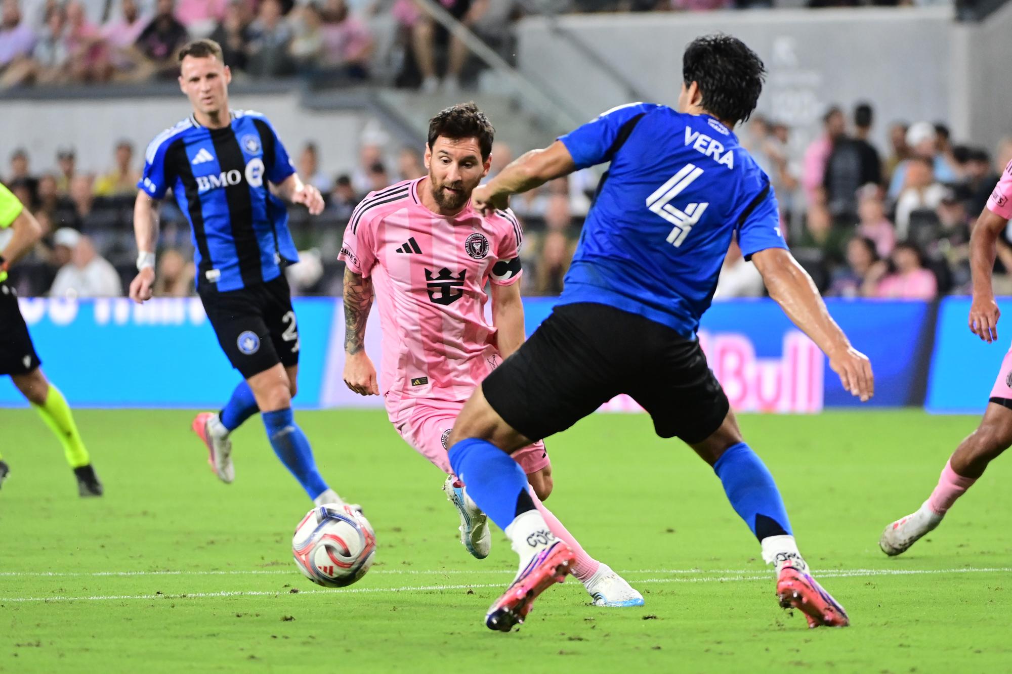 MLS : Cristian Alberto González nommé entraîneur de l'Inter Miami, le club retrouve la victoire face à Montréal grâce à un quadruplé de Lionel Messi