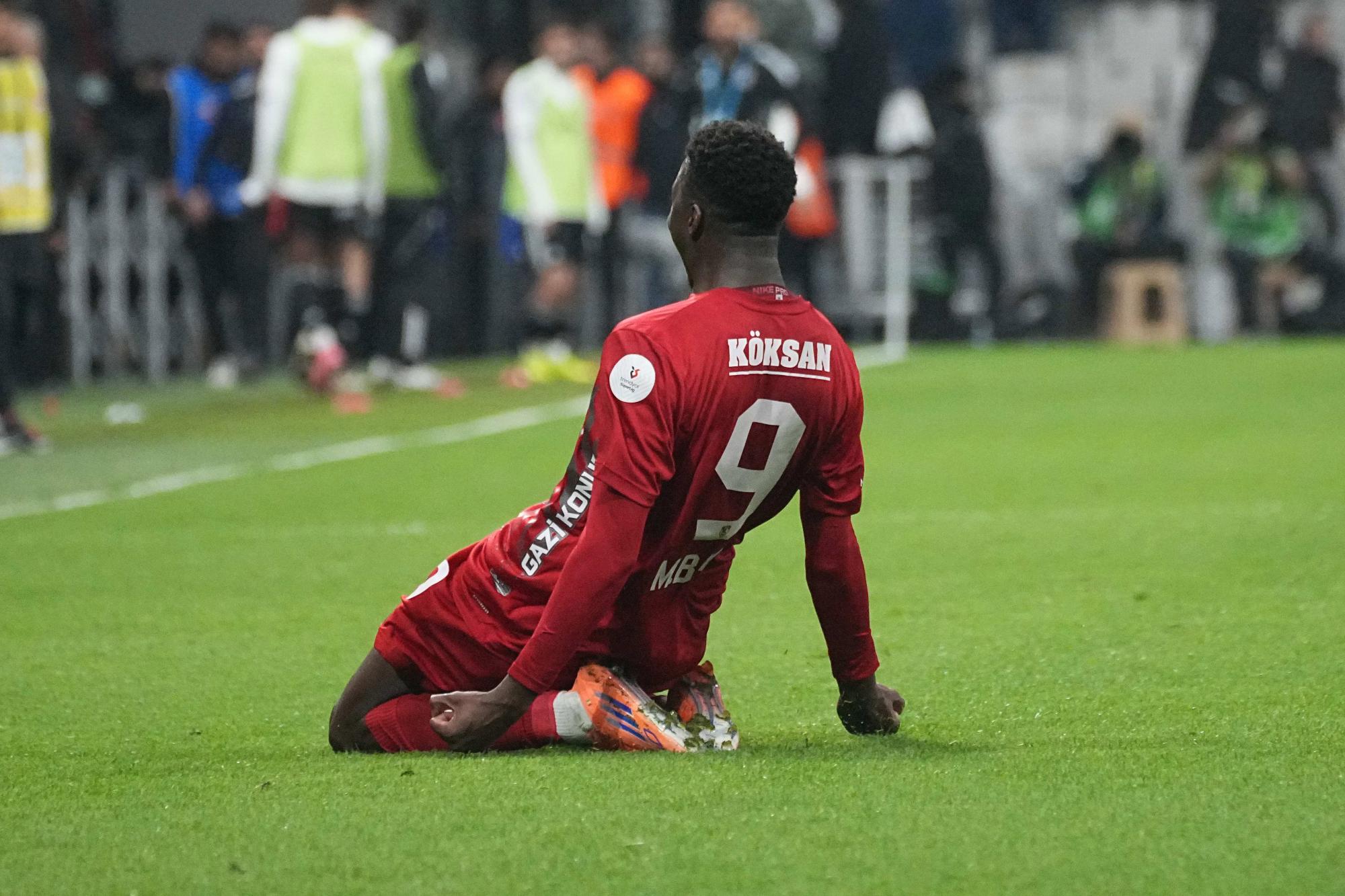 Ligue 1 : L'attaquant de Lille Mohamed Bayo quitte le LOSC et part en Turquie à Samsunspor