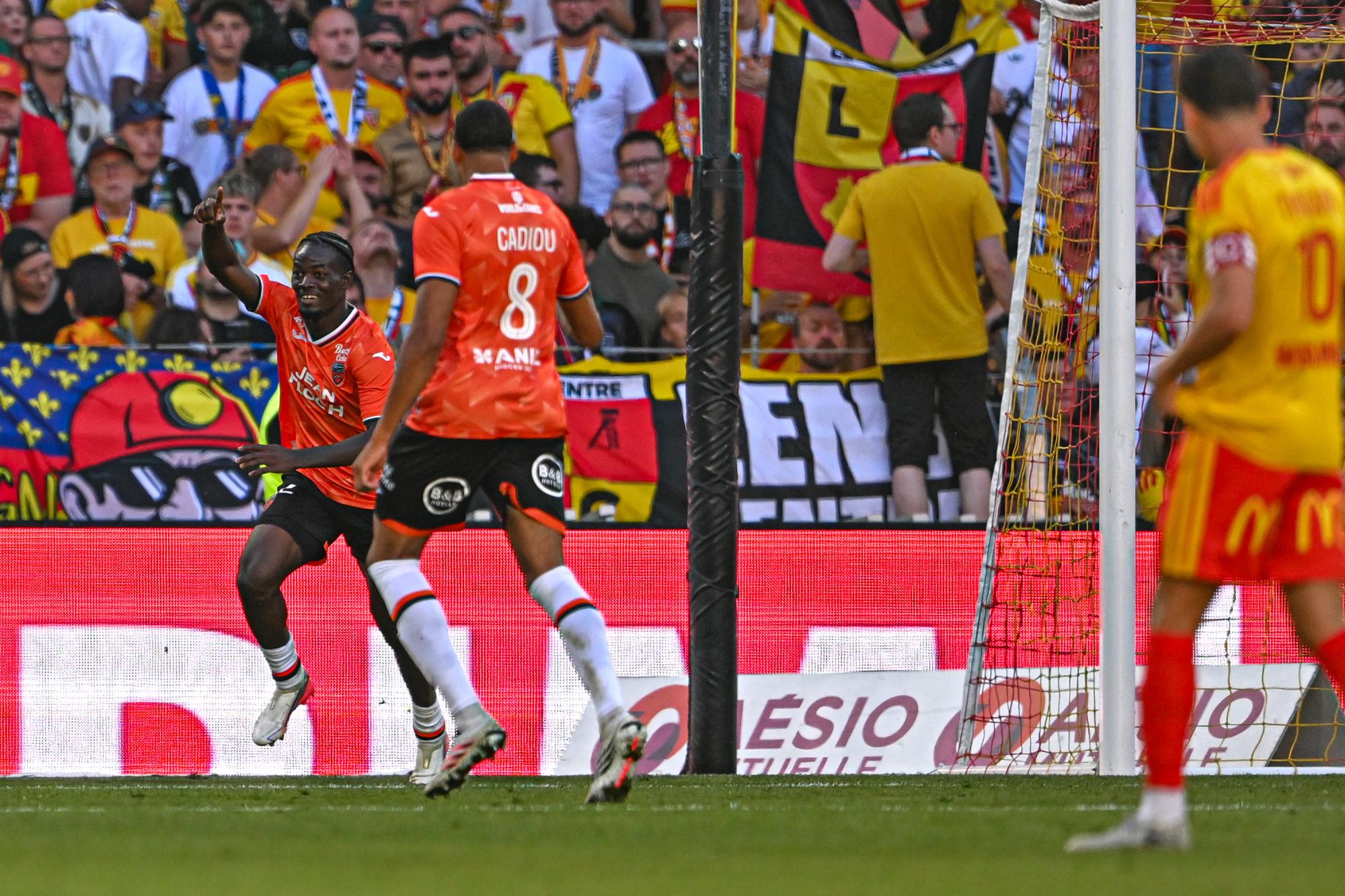 Blessure de Matthieu Udol, carton rouge et défaite : samedi noir pour Lens, battu par Lorient