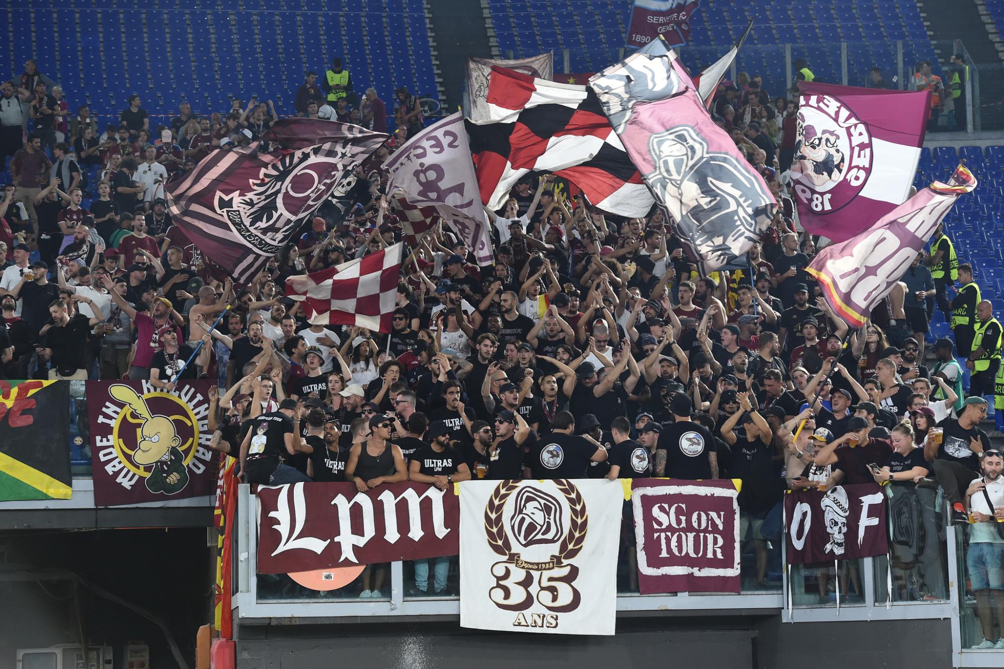 Suisse : empêchés d'accéder à leur parcage, les ultras de Servette soutenus par leurs rivaux de Lausanne