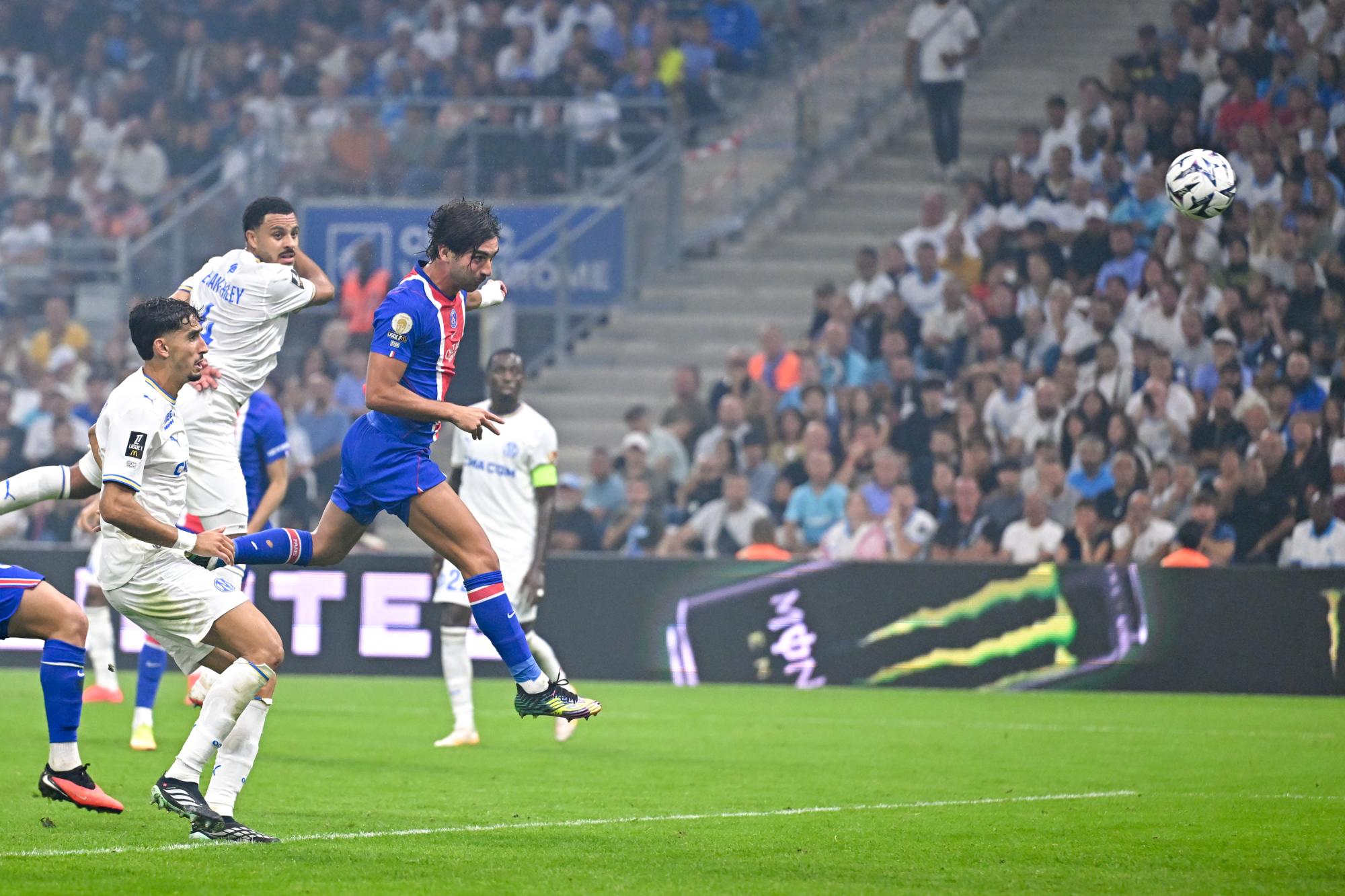 Ligue 1 : le Paris Saint-Germain s'offre le Classique au Vélodrome et enfonce l'Olympique de Marseille