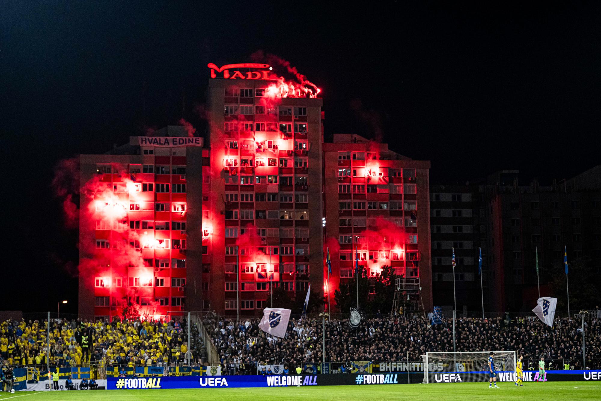Les supporters bosniens pètent les plombs pour la dernière d'Edin D~eko