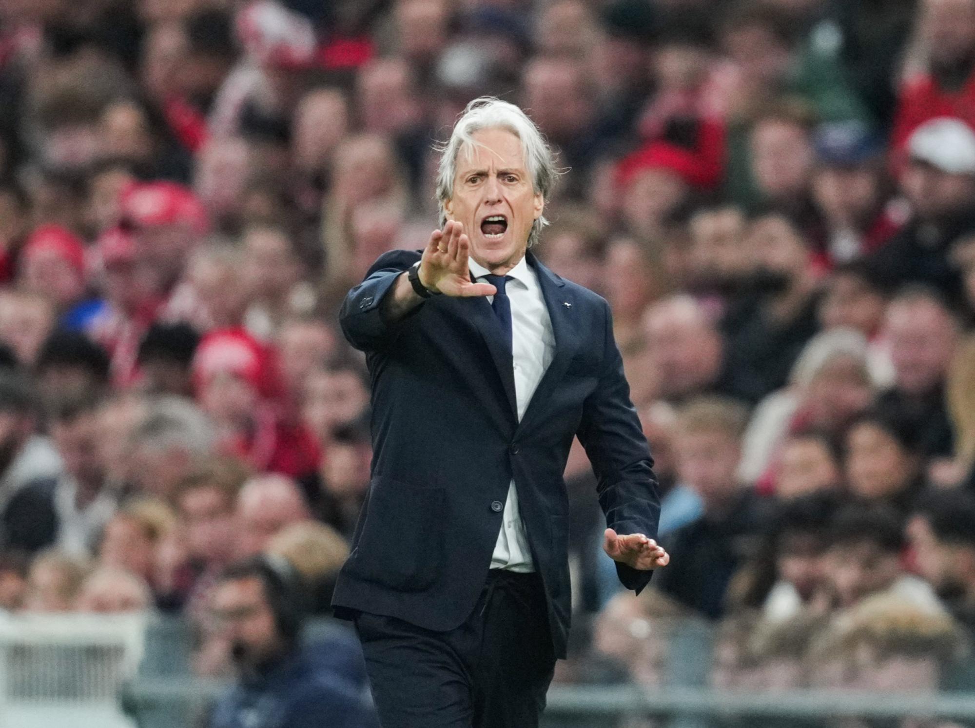 Le sélectionneur du Portugal Jorge Jesus assiégé de questions sur Cristiano Ronaldo en conférence de presse