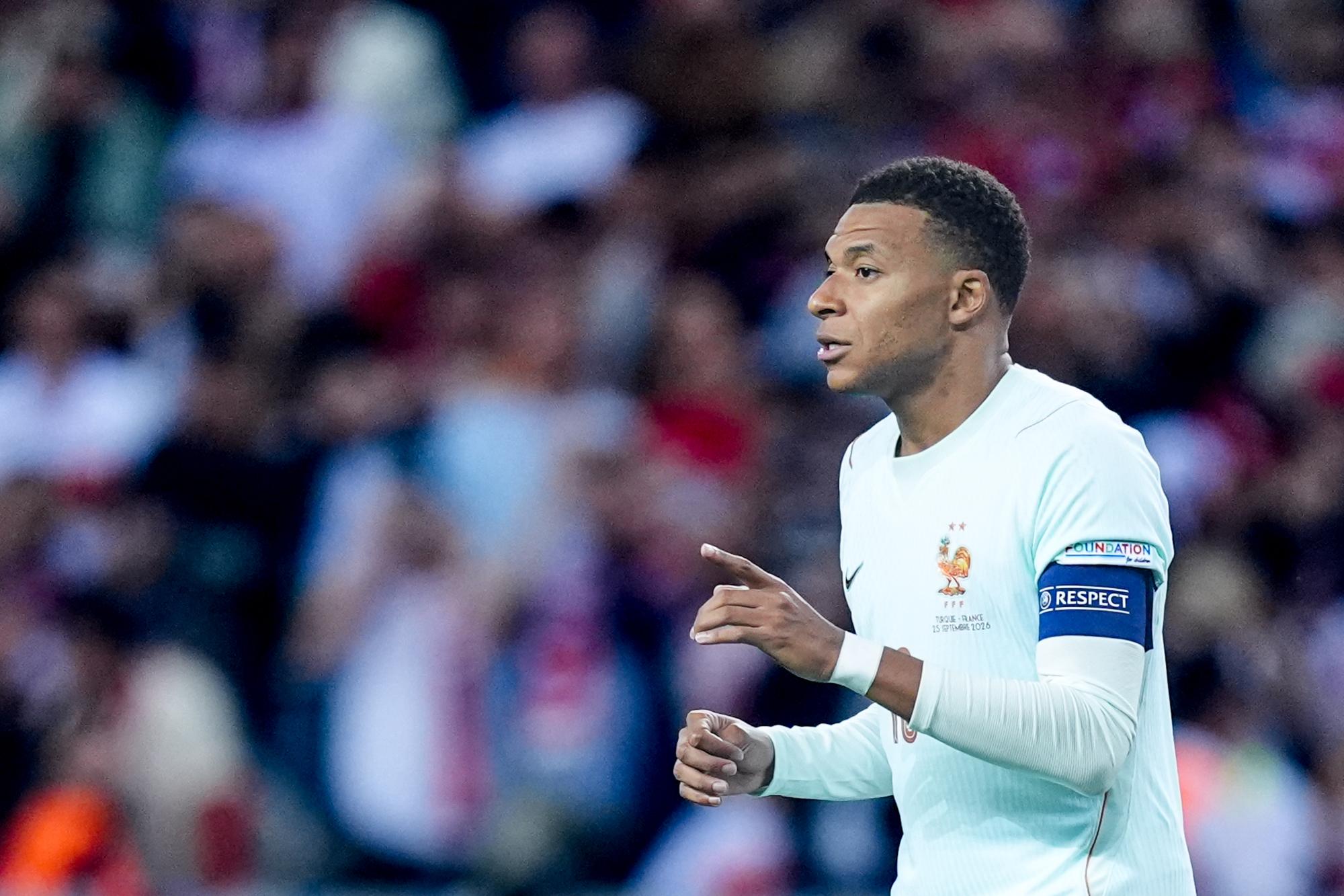 Kylian Mbappé-Real Madrid : les footballeurs ont-ils le droit d'aller en boîte de nuit ?