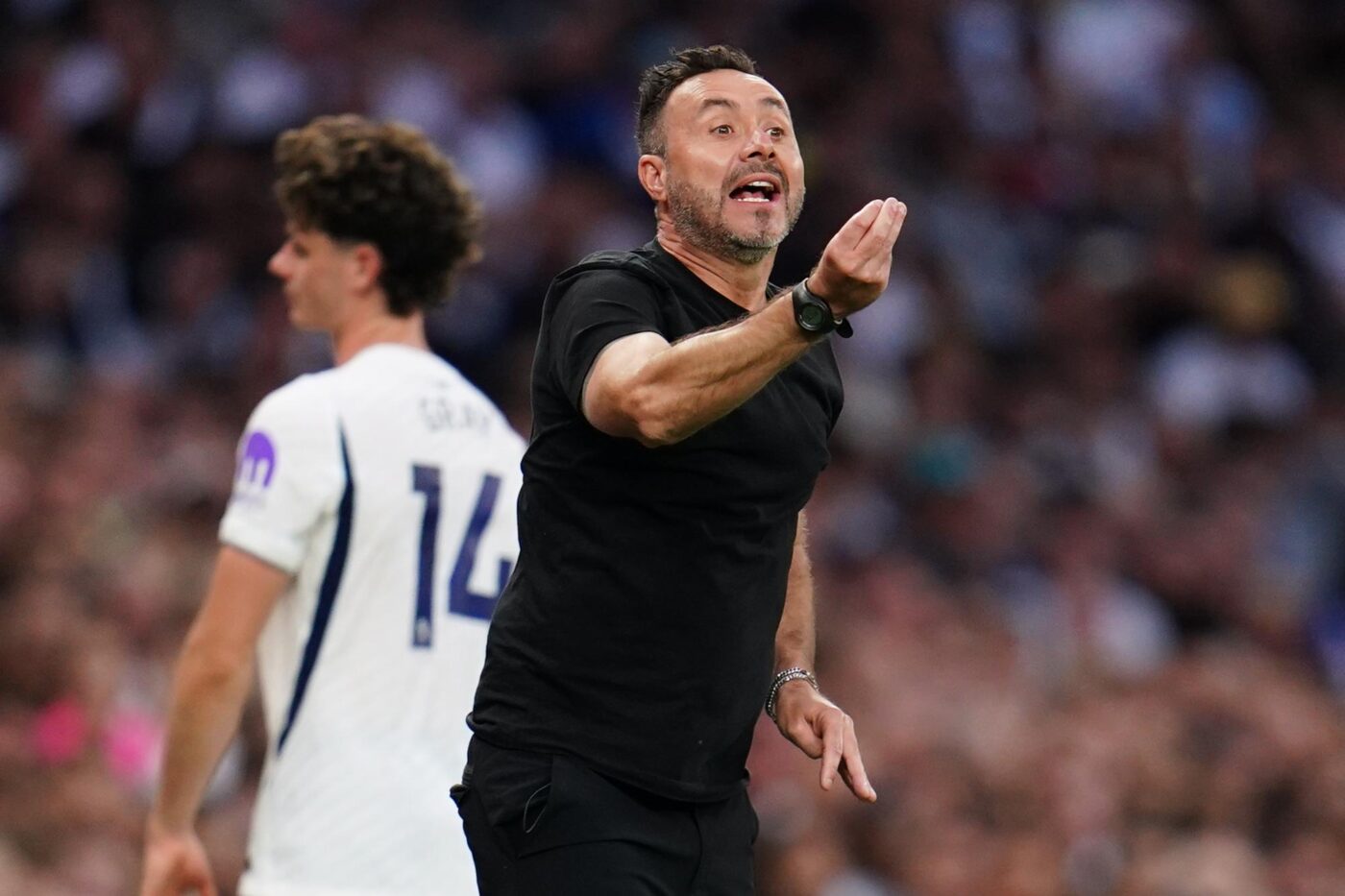 Roberto De Zerbi defends Rodrigo Bentancur after red card