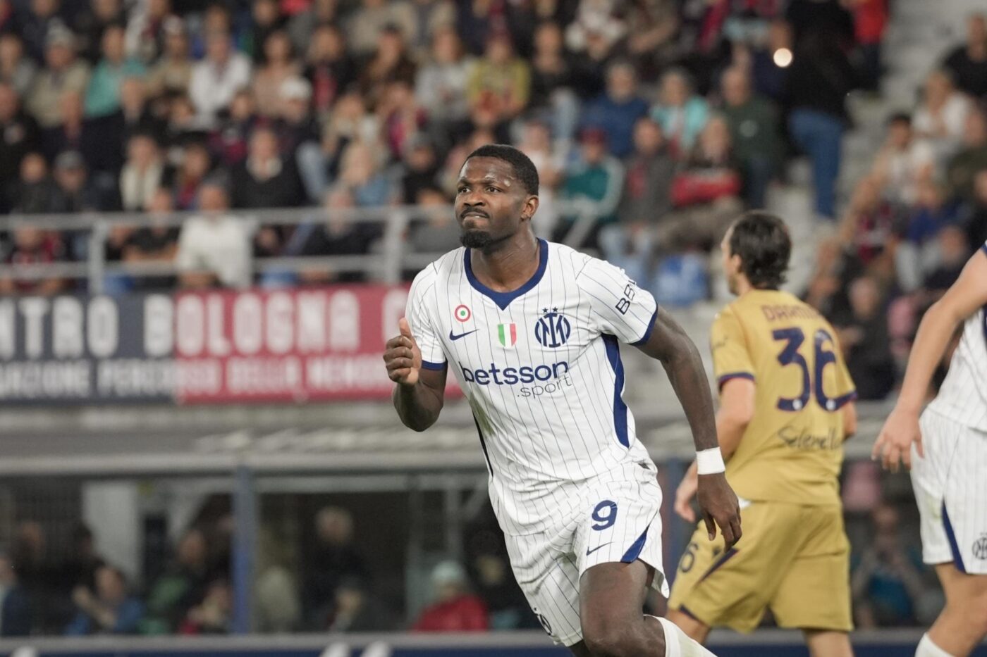 Inter Milan Defeats Bologna 3-1 to Maintain Serie A Lead