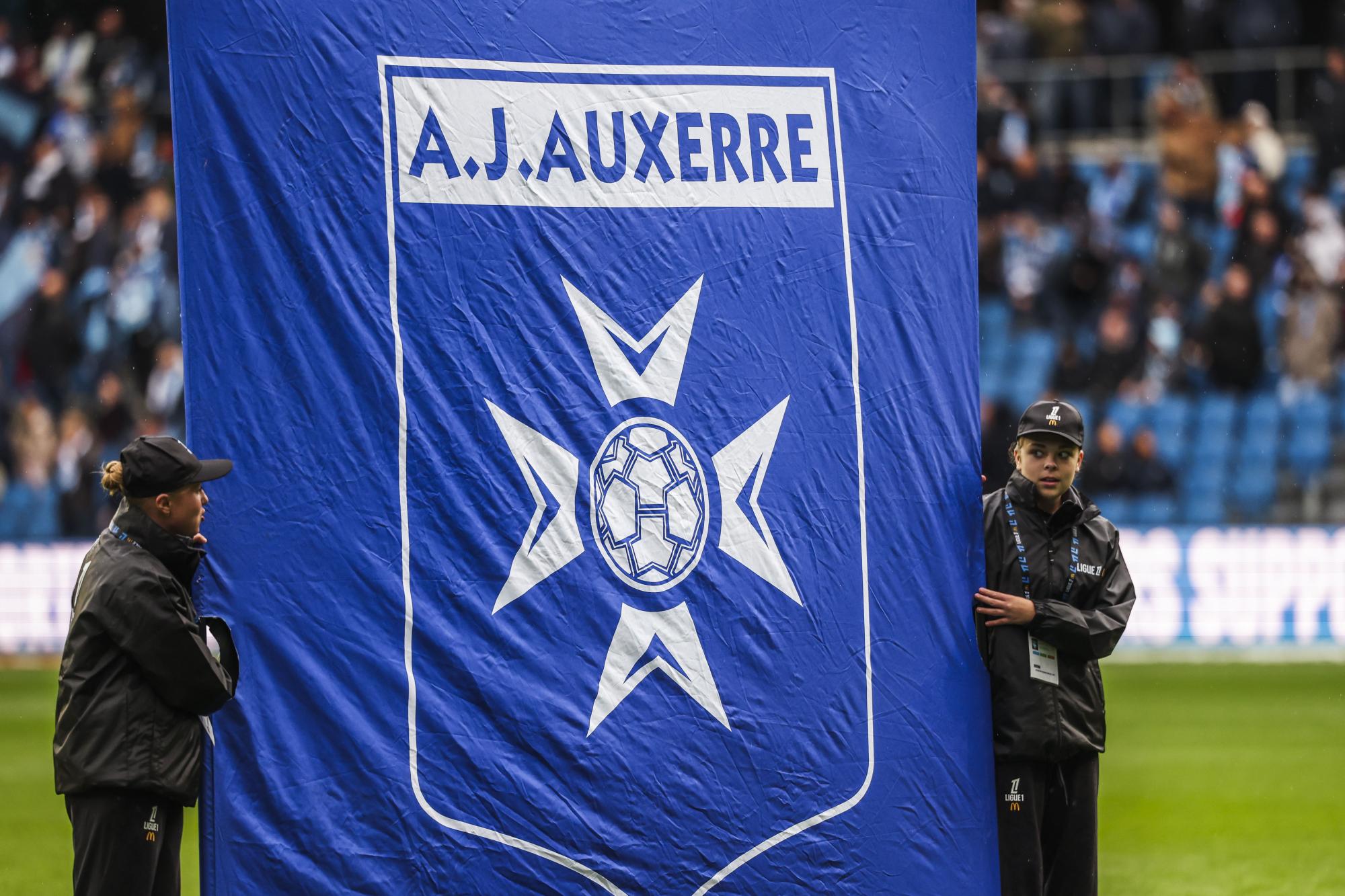 Ligue 1 : l'AJ Auxerre rend hommage à un supporter du club, décédé en plein match amateur dimanche dernier dans l'Yonne