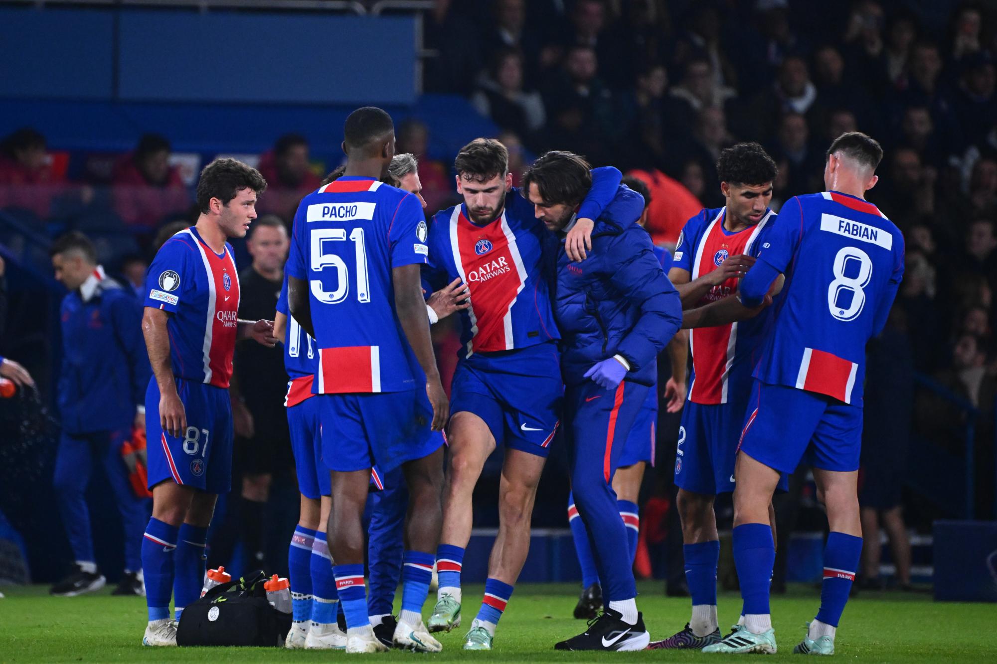 Ligue des champions : Après PSG-Barcelone, l'euphorie laisse place à l'infirmerie avec les blessures de Demblé, Marquinhos, Kvaratskhelia ou même Olmo