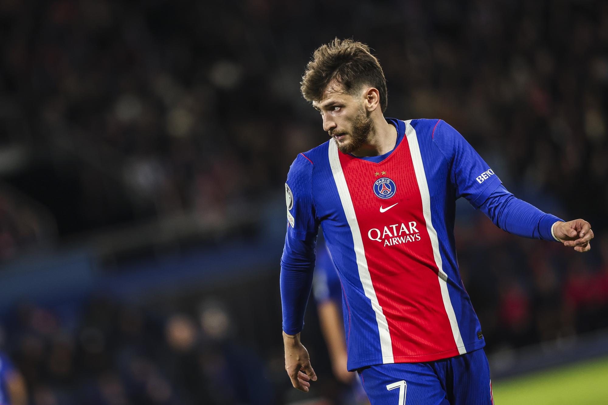Le PSG craint une rupture des ligaments croisés pour Khvitcha Kvaratskhelia après la victoire contre le Barça