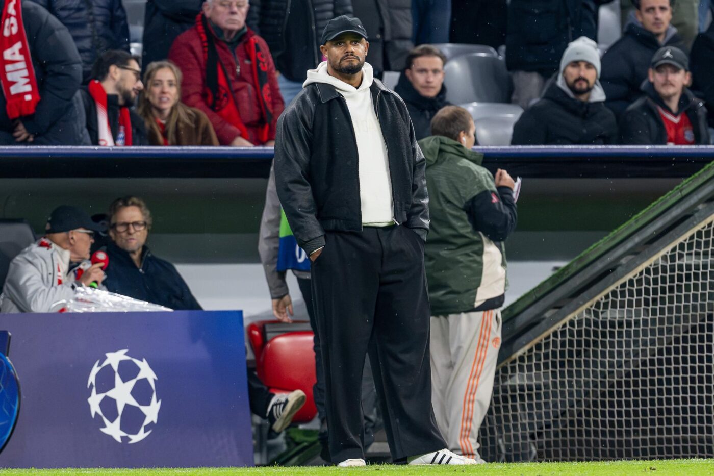 Bundesliga : Inquiétude autour de Vincent Kompany, l’entraîneur du Bayern Munich, transporté d’urgence à l’hôpital après un malaise