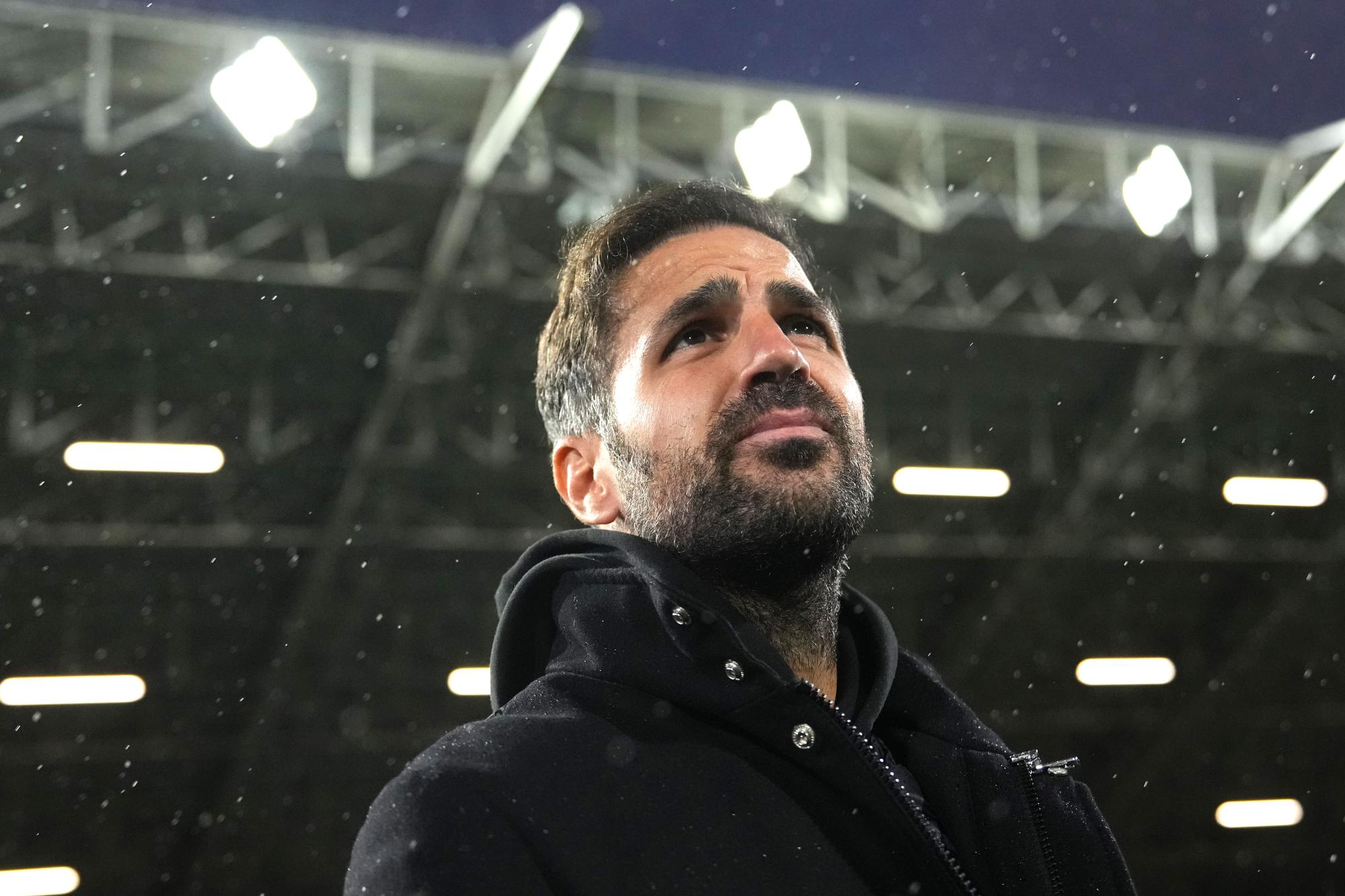Ligue des champions : l'entraîneur de Côme Cesc Fabregas humilie Manchester United en révélant avoir demandé à son équipe de lever le pied