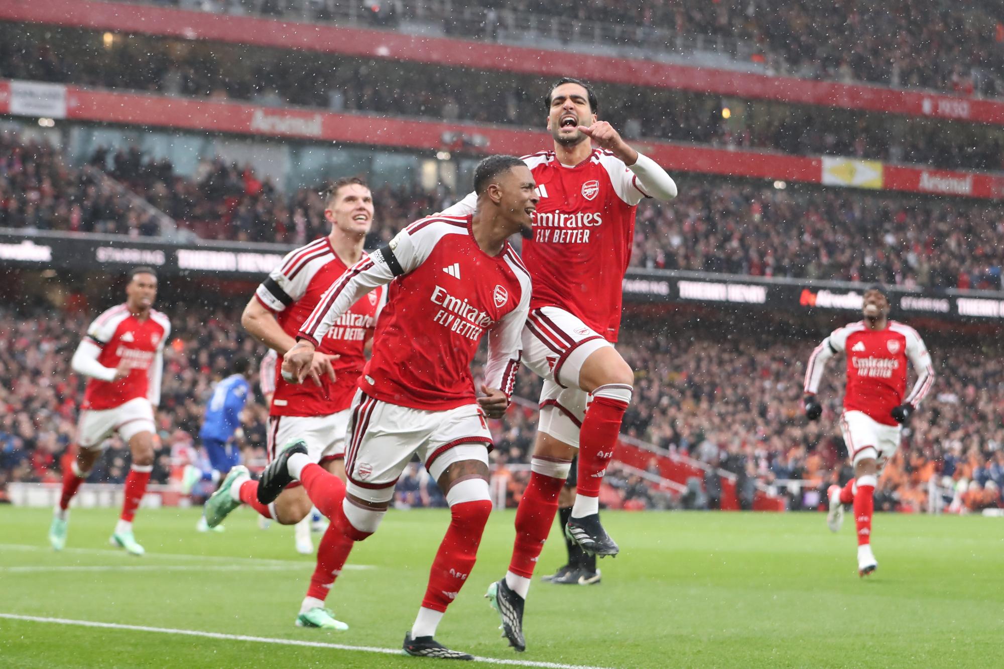 Premier League : Arsenal mate Everton et rejoint Manchester City en tête