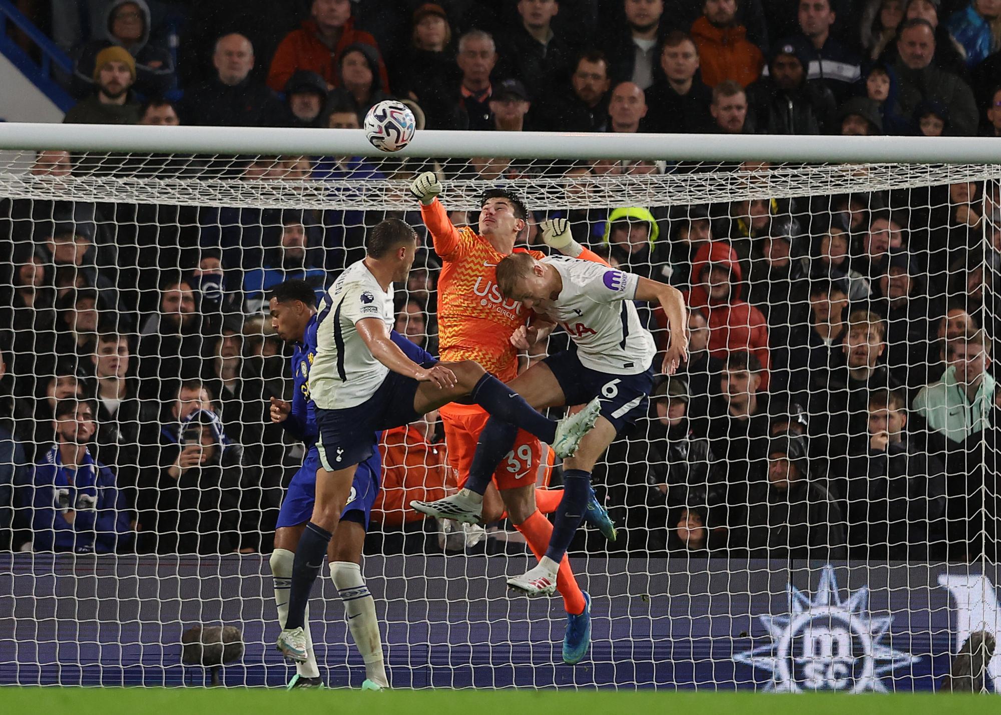 Premier League : Tottenham s'offre Chelsea, plombé par un CSC de Mike Penders